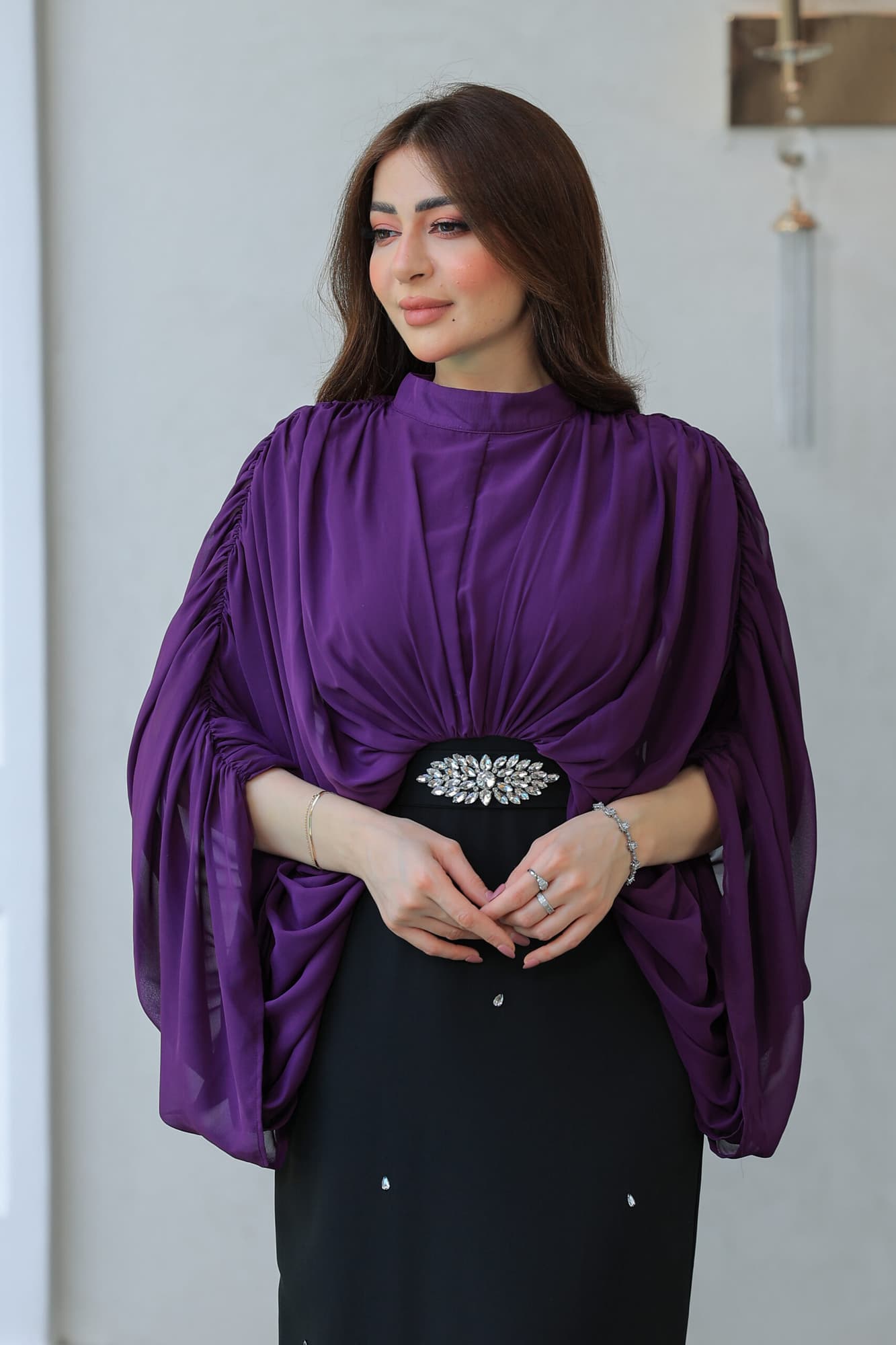 فستان سهرة أنيق يجمع بين الفخامة والرقي