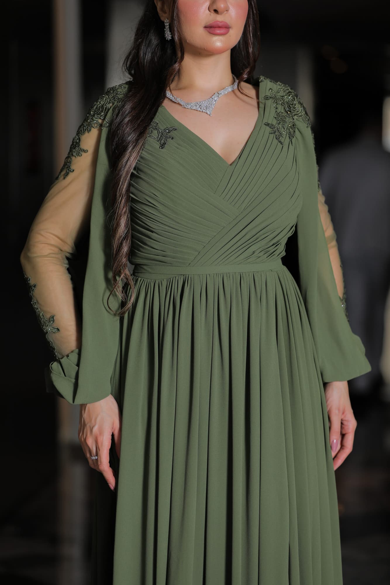 فستان شيفون بقصة اكمام شفافه ومنقشة