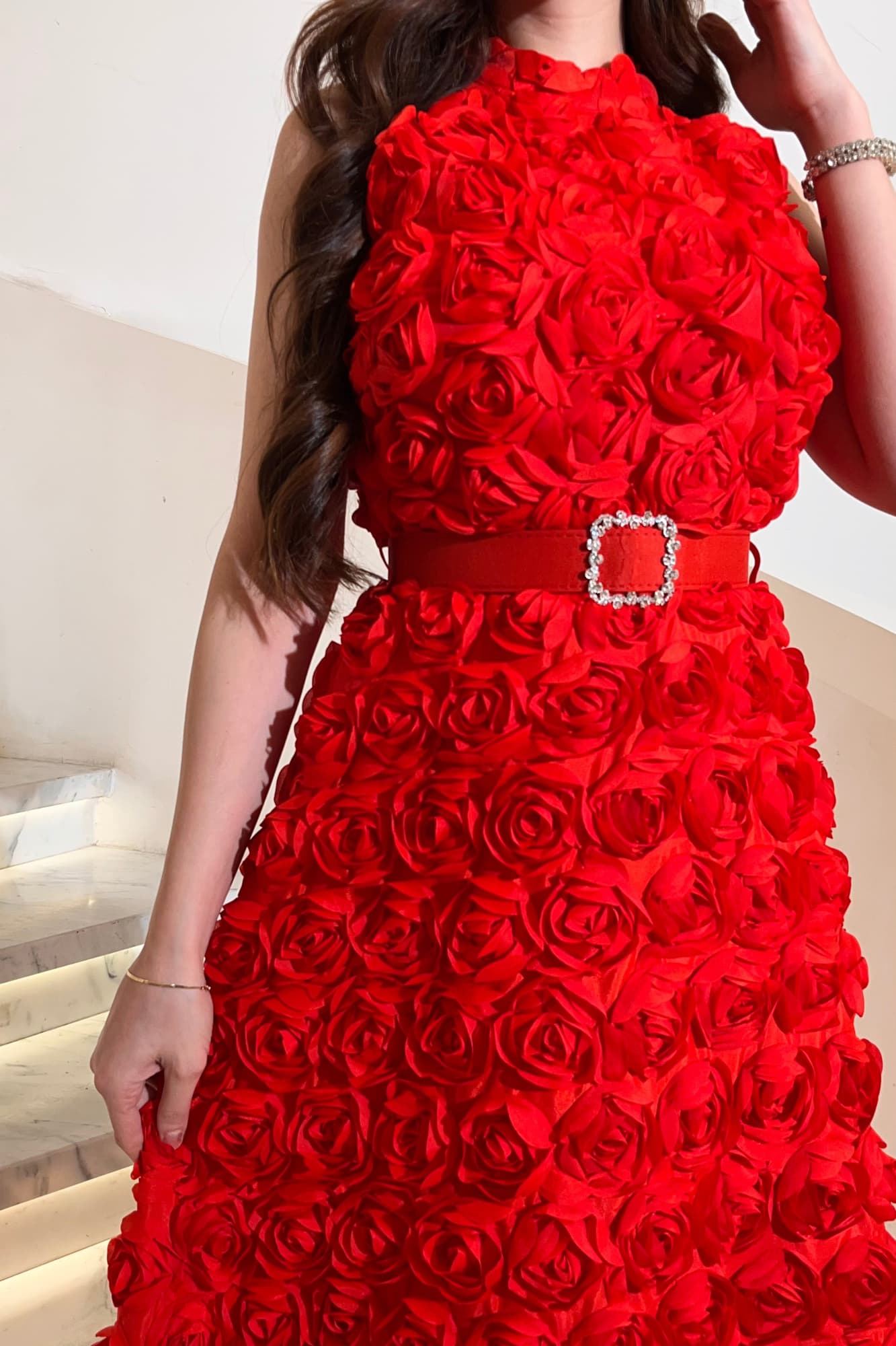 فستان سهره خناقي بتصميم مورد بالكامل احمر