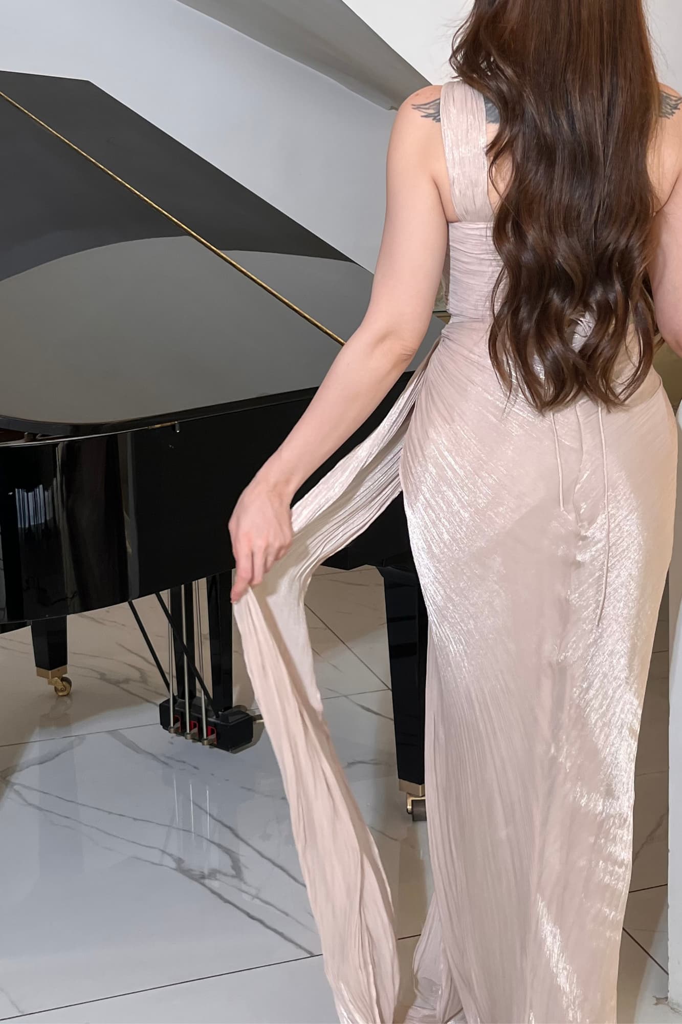 فستان سهره مصمم بلمسات كسرات