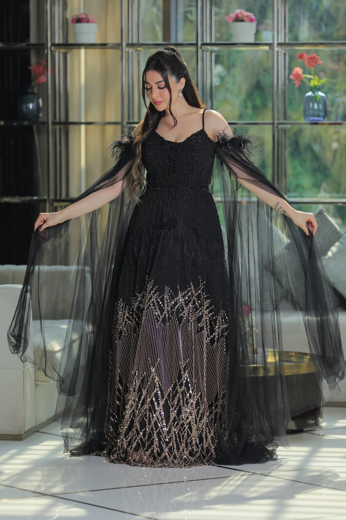 فستان سهرة باكمام كيب شفاف مطرز خرز