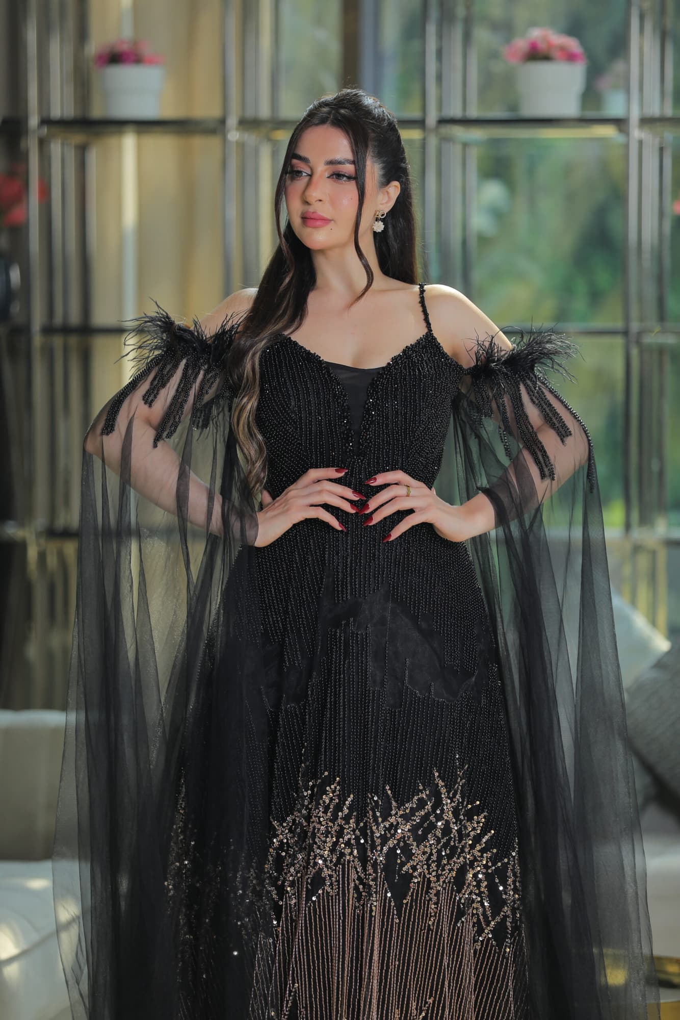 فستان سهرة باكمام كيب شفاف مطرز خرز