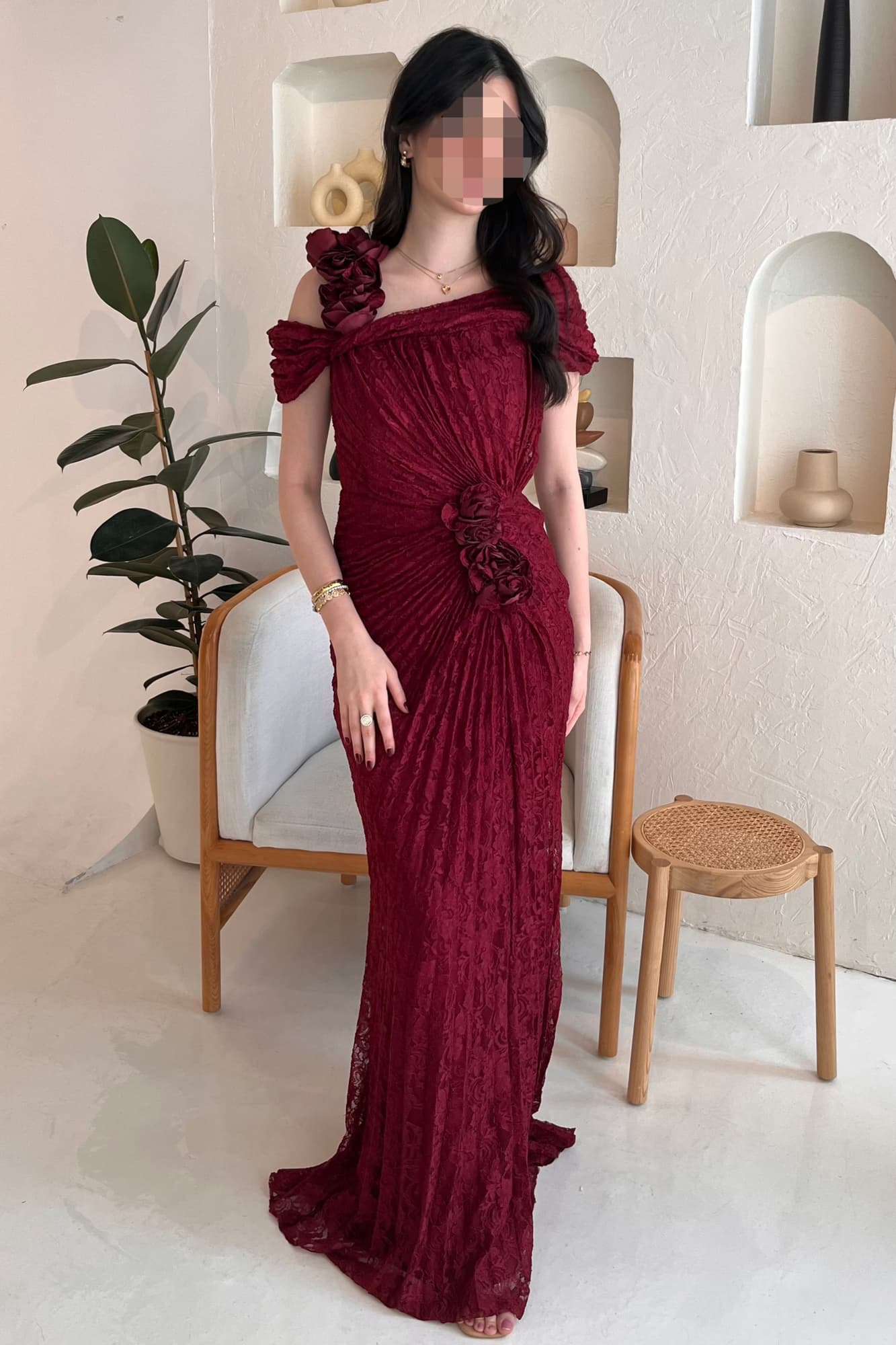 فستان سهره تل كسرات مزين بالورود