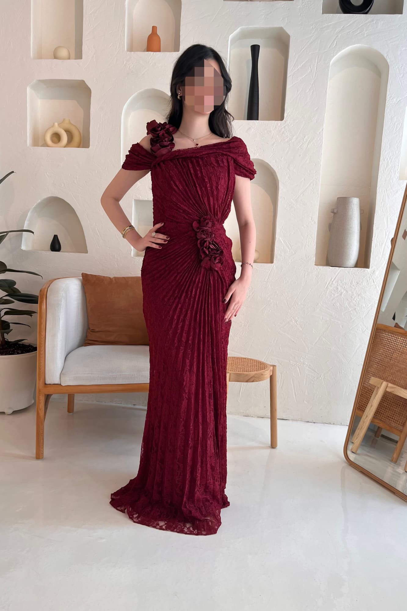 فستان سهره تل كسرات مزين بالورود