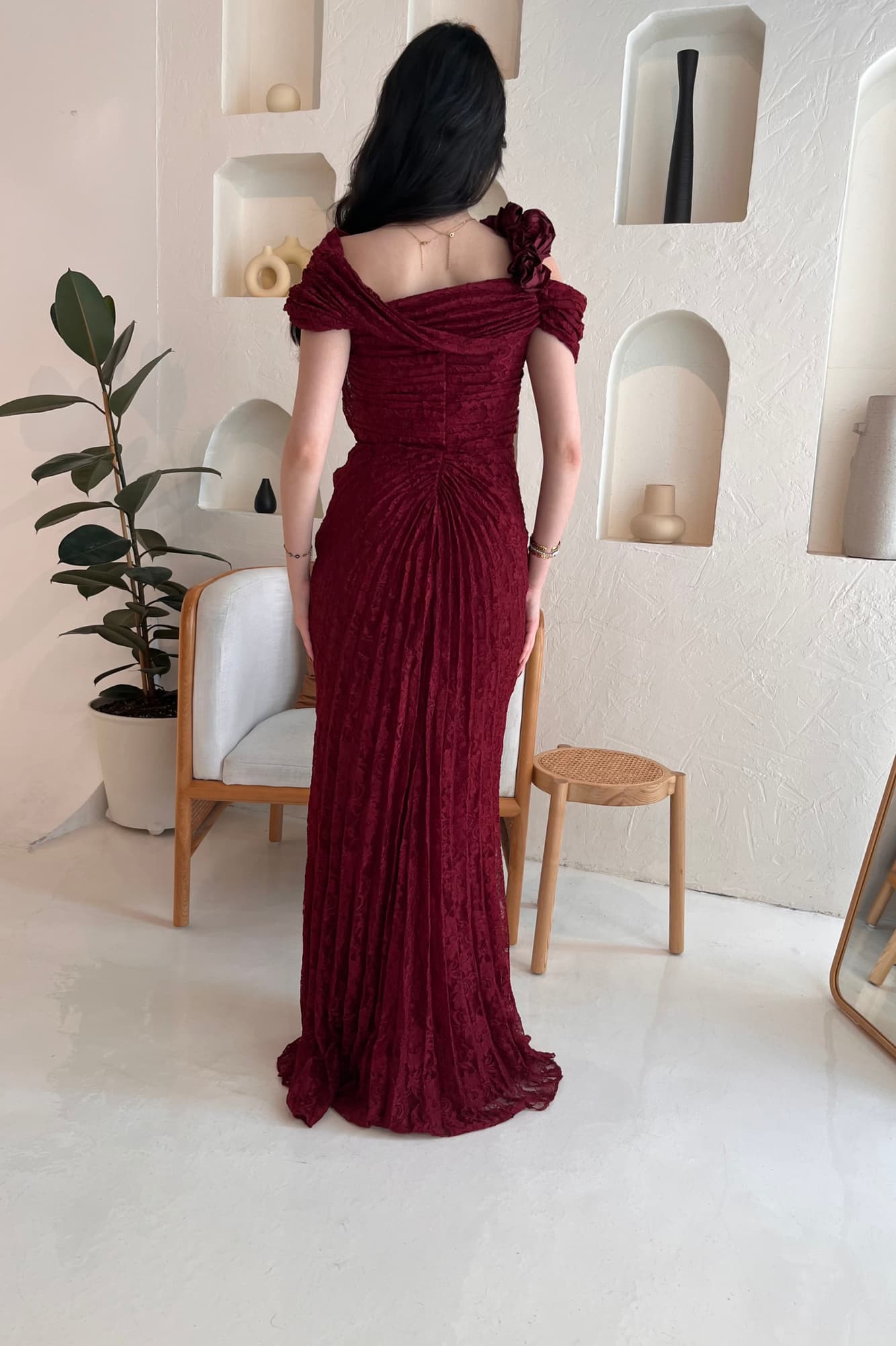 فستان سهره تل كسرات مزين بالورود