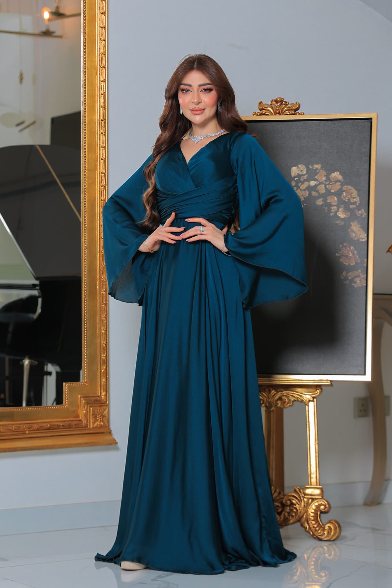 فستان ناعم كلوش بأكمام واسعه