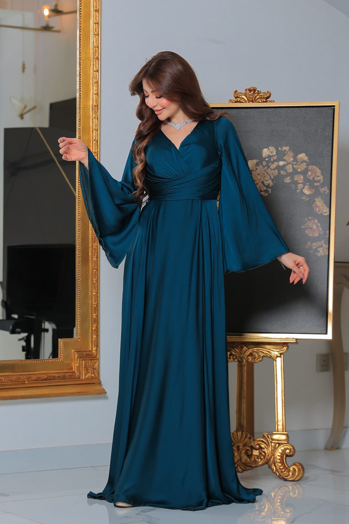 فستان ناعم كلوش بأكمام واسعه