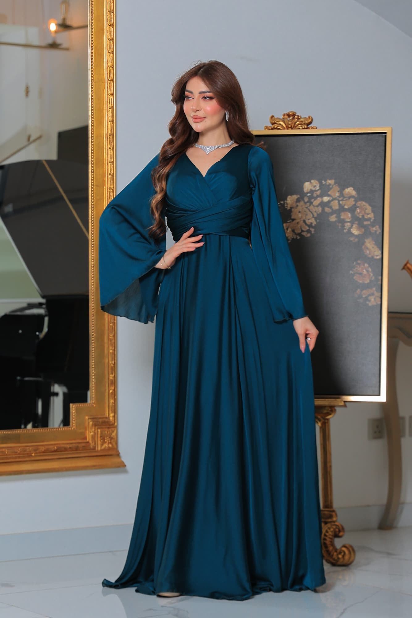 فستان ناعم كلوش بأكمام واسعه