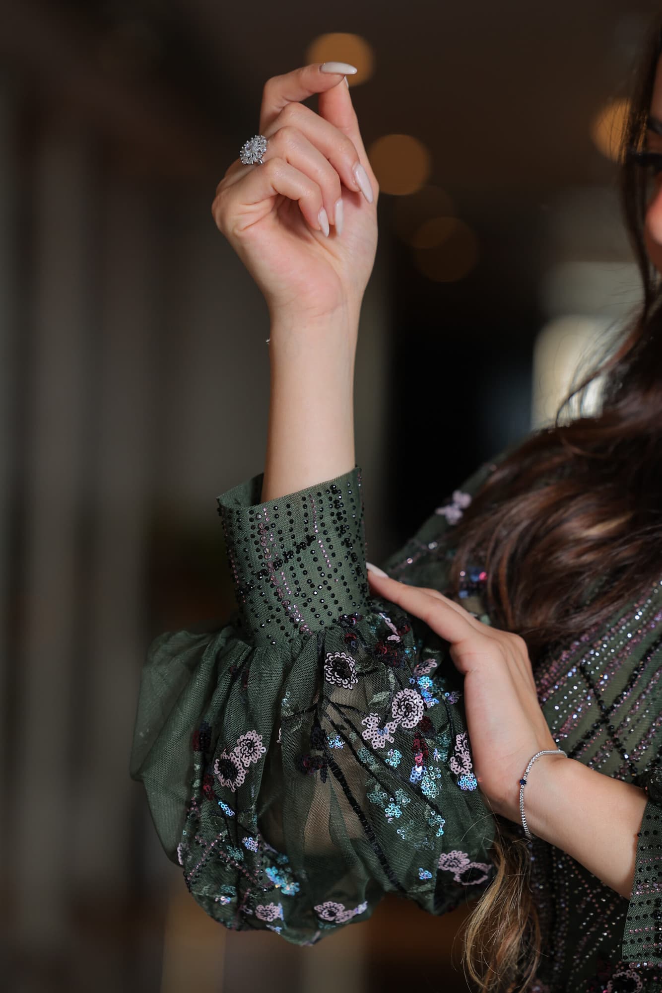 فستان سهرة فخم كلوش بتطريز ورود من الترتر