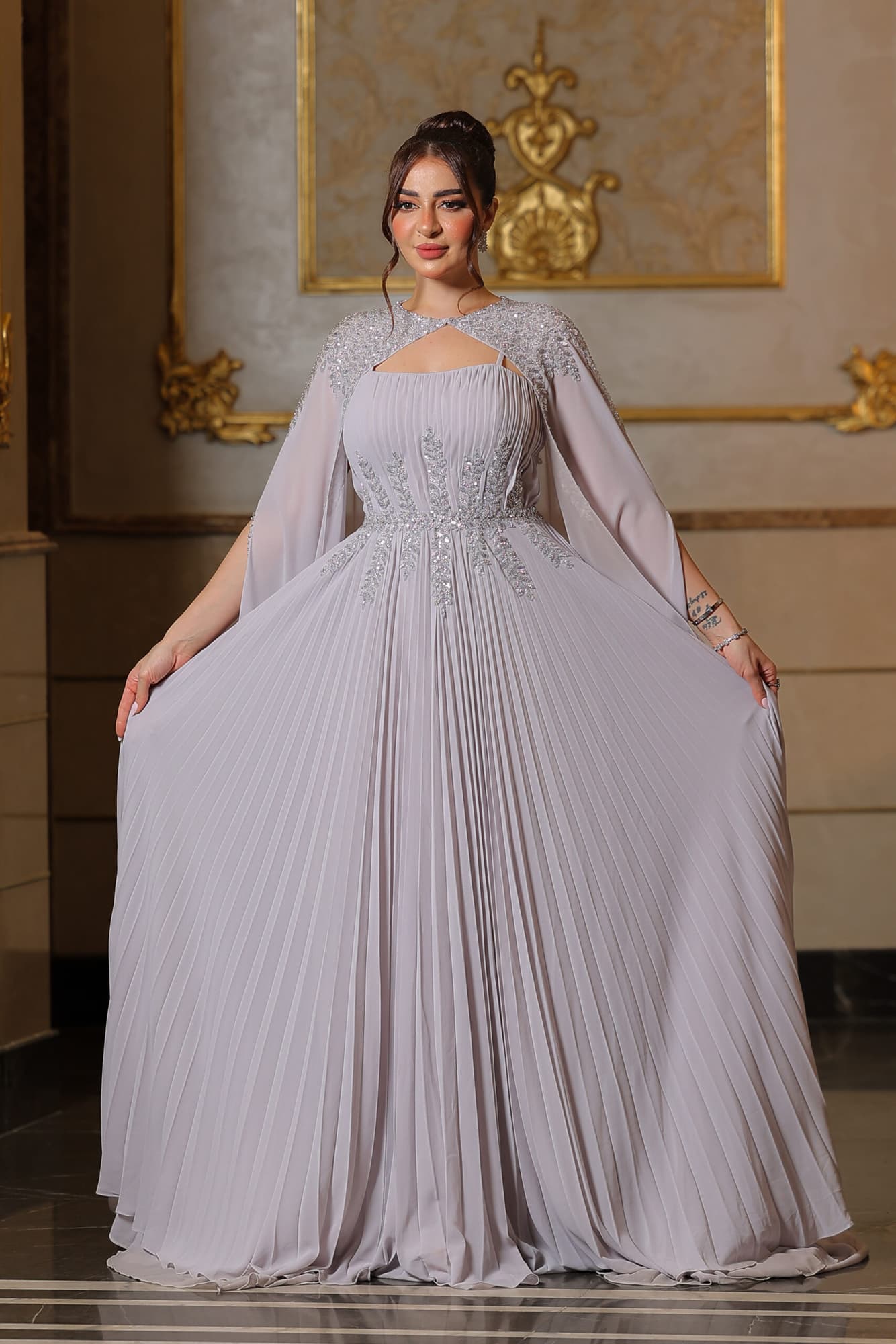 طقم سهرة فستان كسرات ووشاح خارجي