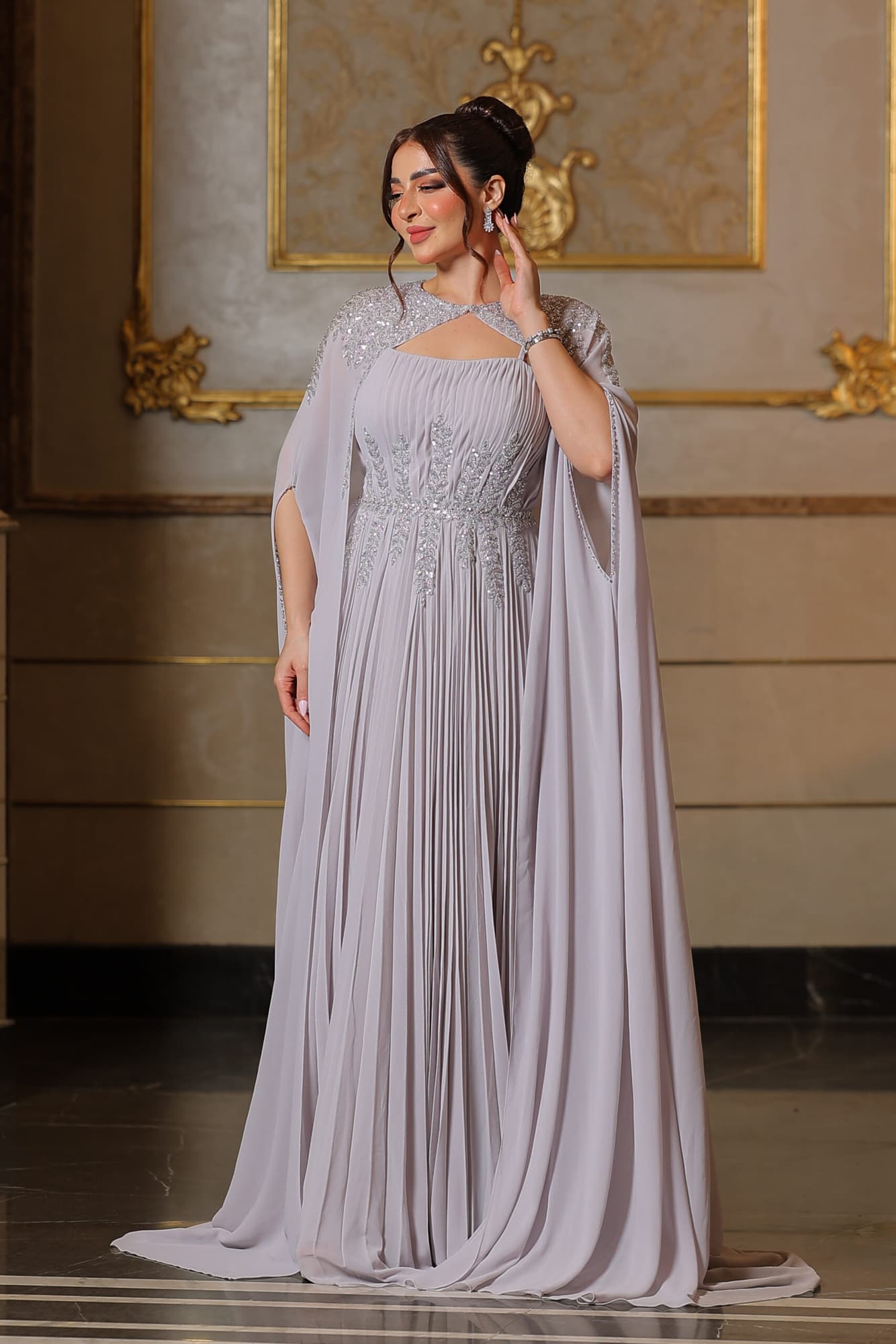 طقم سهرة فستان كسرات ووشاح خارجي