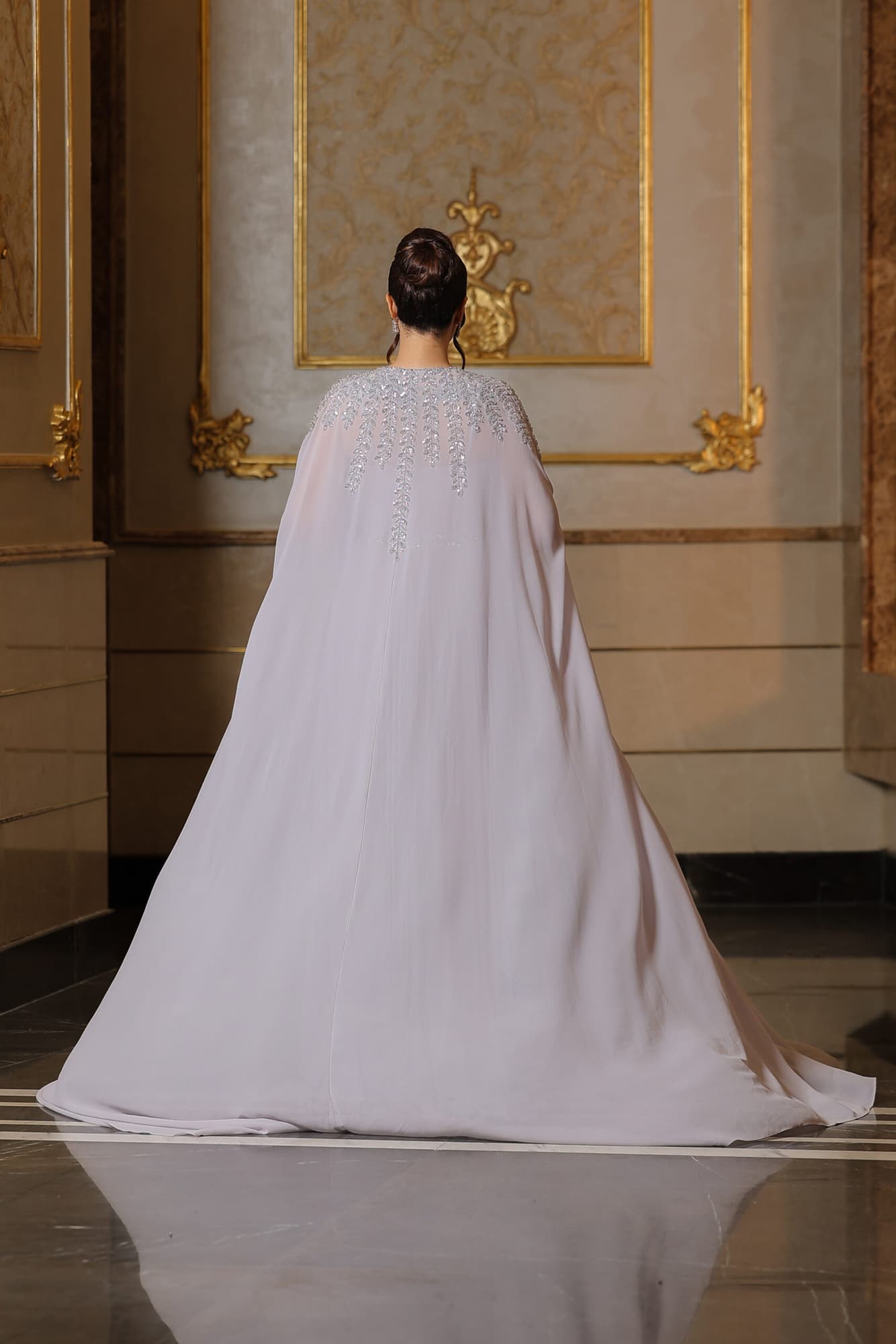 طقم سهرة فستان كسرات ووشاح خارجي