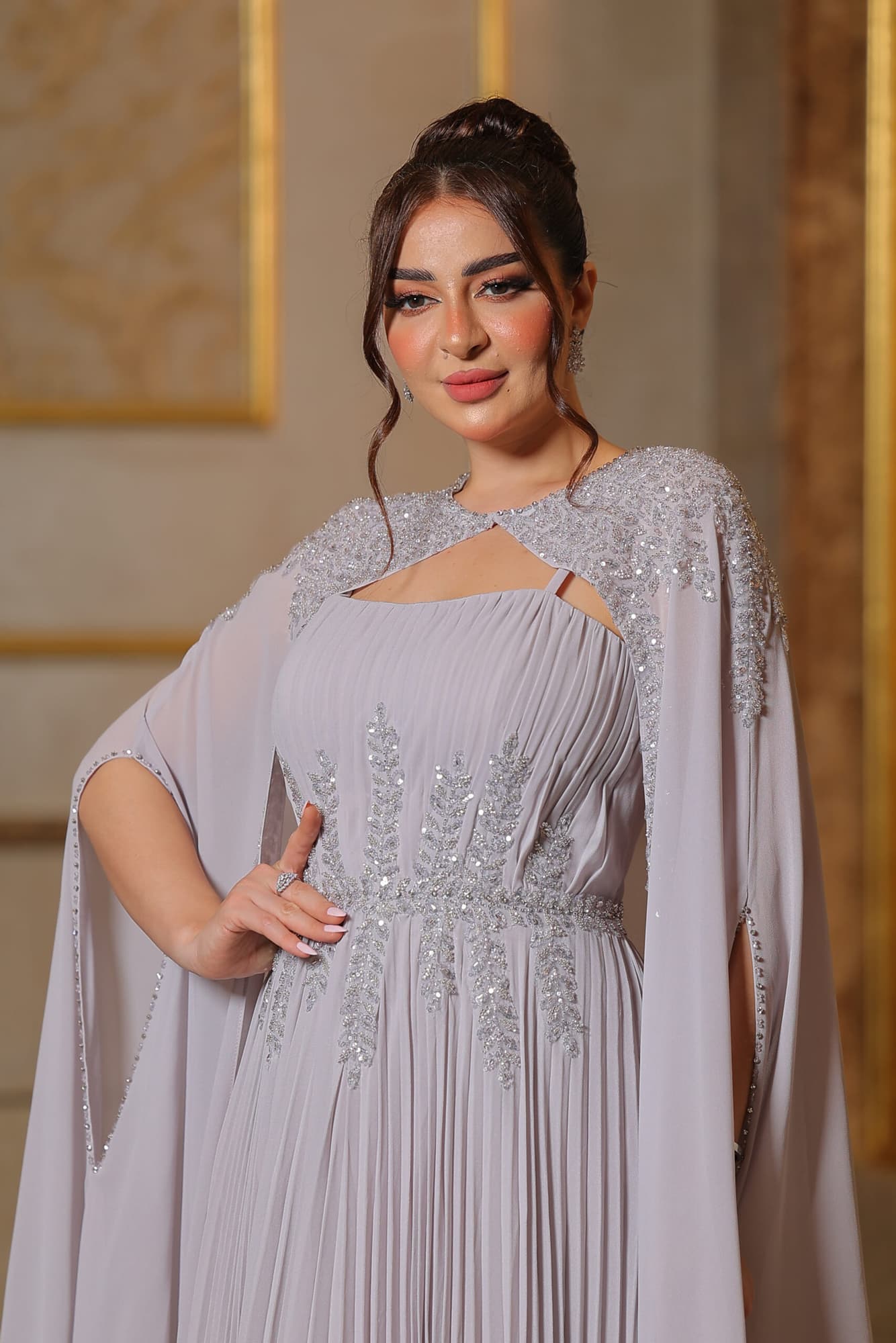 طقم سهرة فستان كسرات ووشاح خارجي