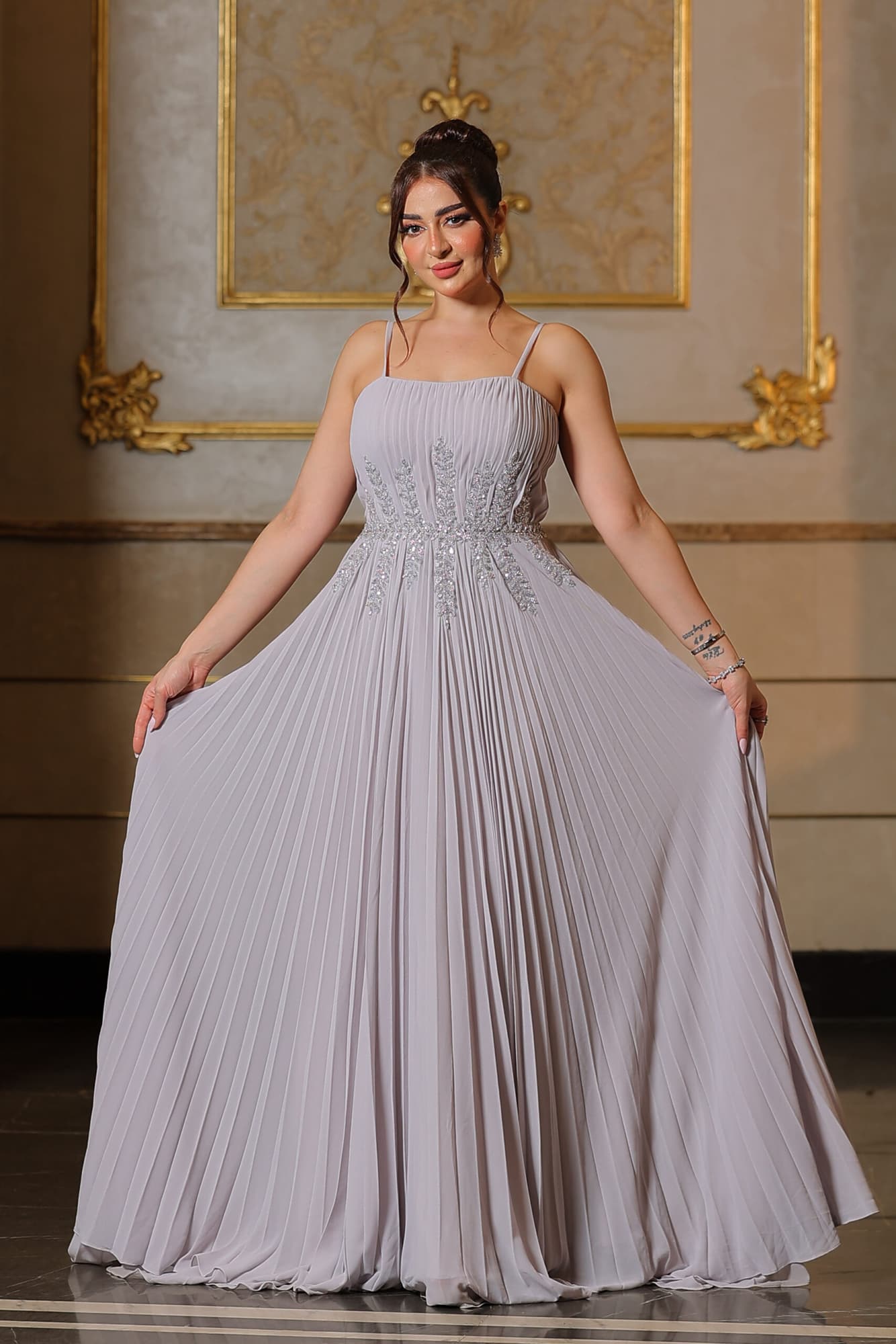 طقم سهرة فستان كسرات ووشاح خارجي