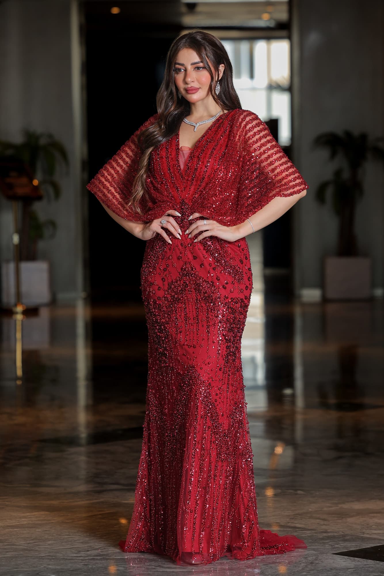 فستان سهرة بقصة فراشة مطرز بلؤلؤ وخرز