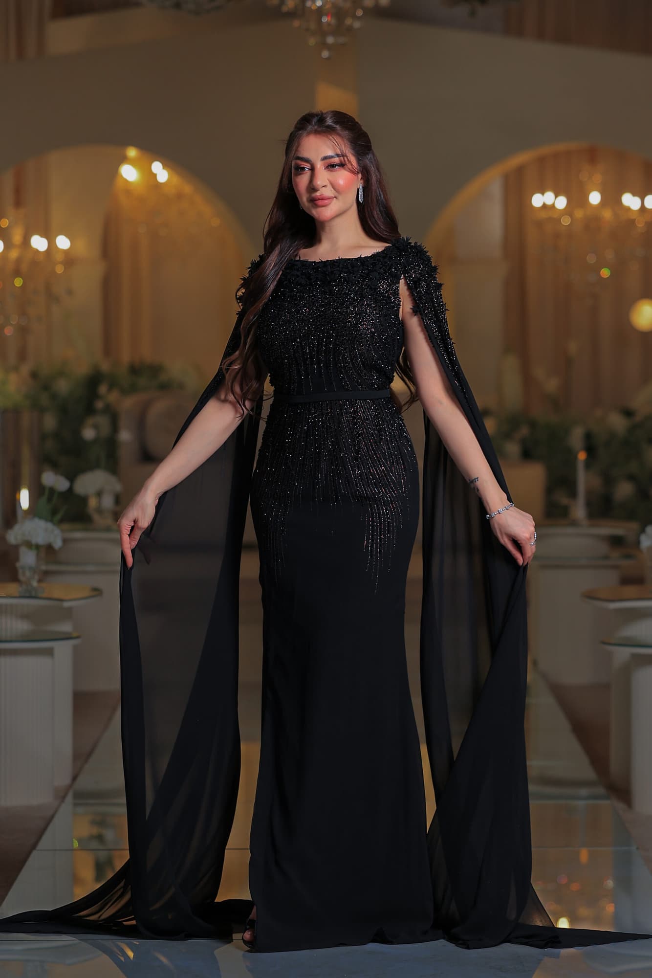 فستان سهرة مصمّم بقصة تبرز جمال القوام