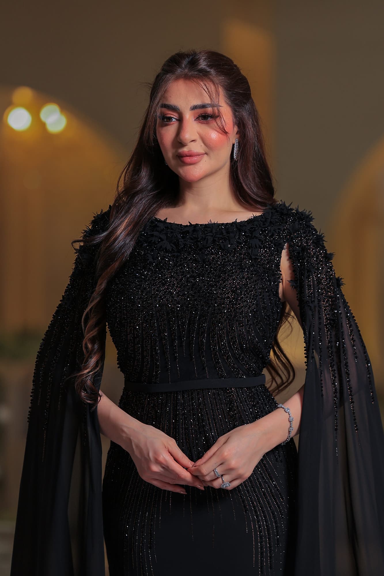 فستان سهرة مصمّم بقصة تبرز جمال القوام