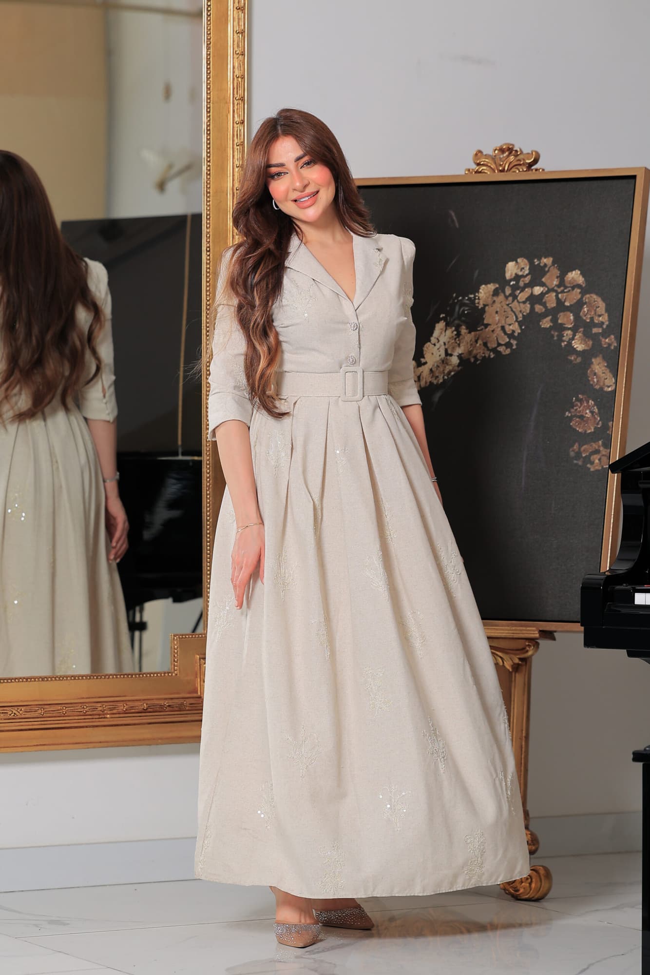 فستان أنيق رسمي كلوش بياقة مطوية مزين بترتر