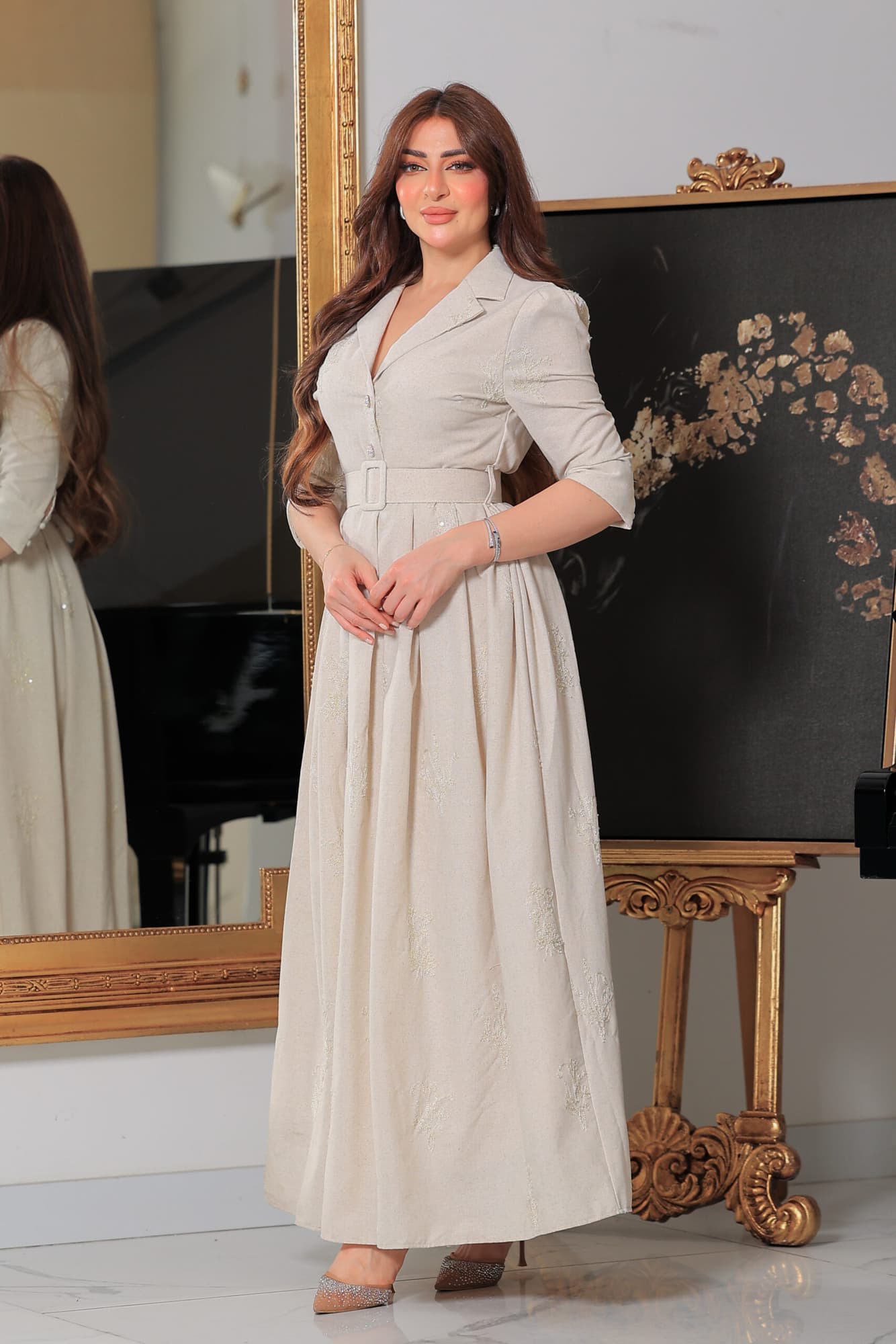 فستان أنيق رسمي كلوش بياقة مطوية مزين بترتر