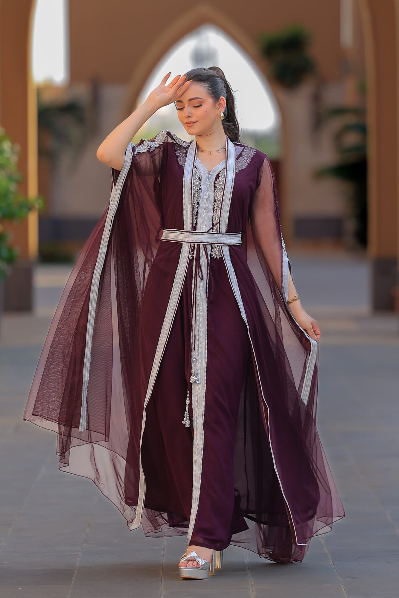 جلابية ملكية بلمسات عصرية