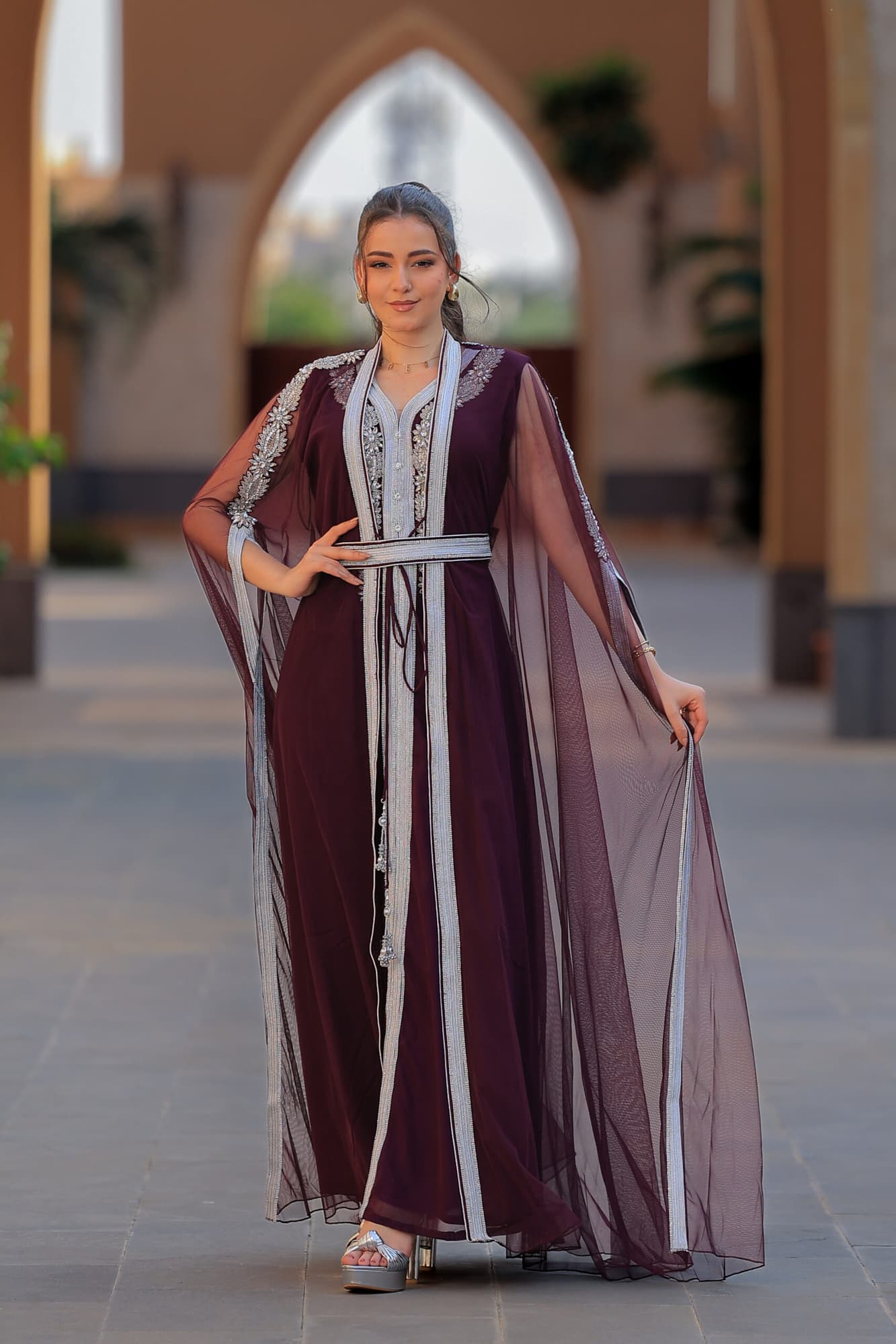 جلابية ملكية بلمسات عصرية