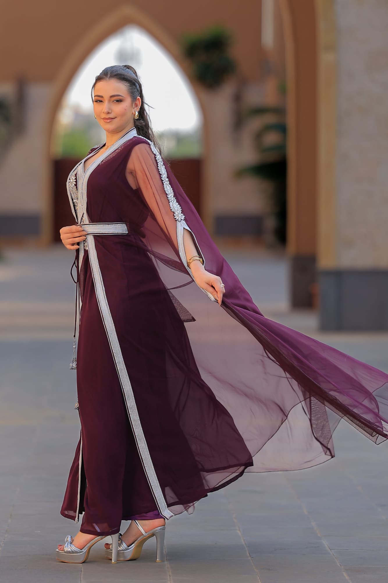 جلابية ملكية بلمسات عصرية