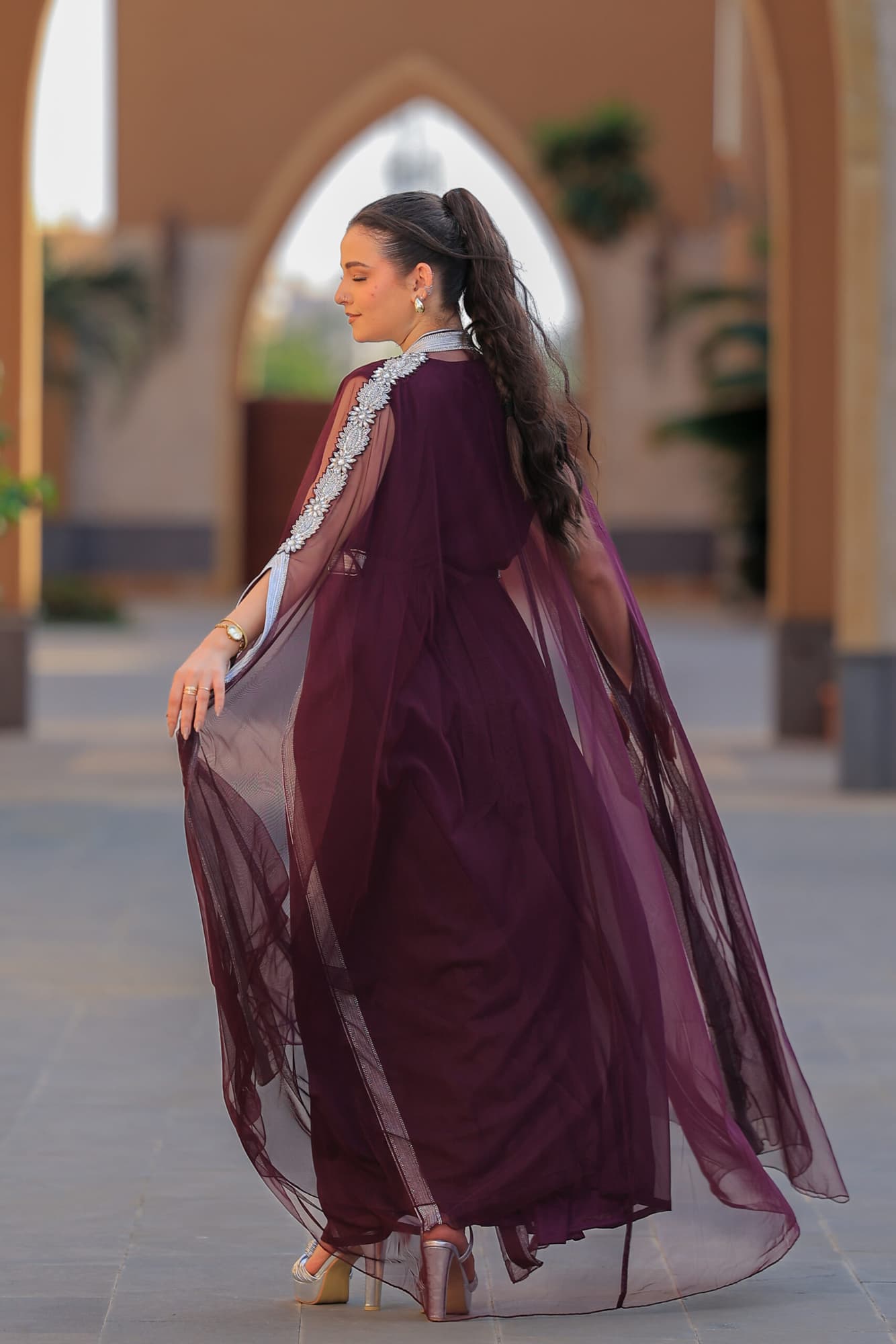 جلابية ملكية بلمسات عصرية