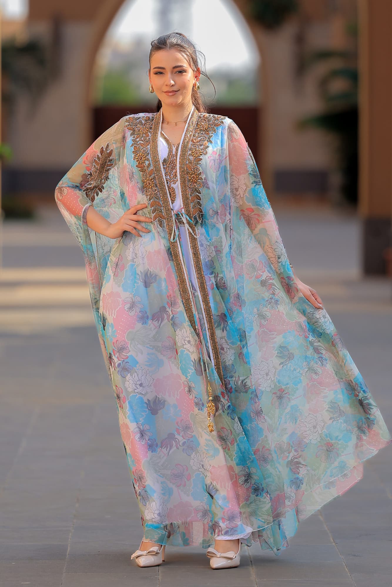 جلابيه ناعمه بطبعات ورود ملونه