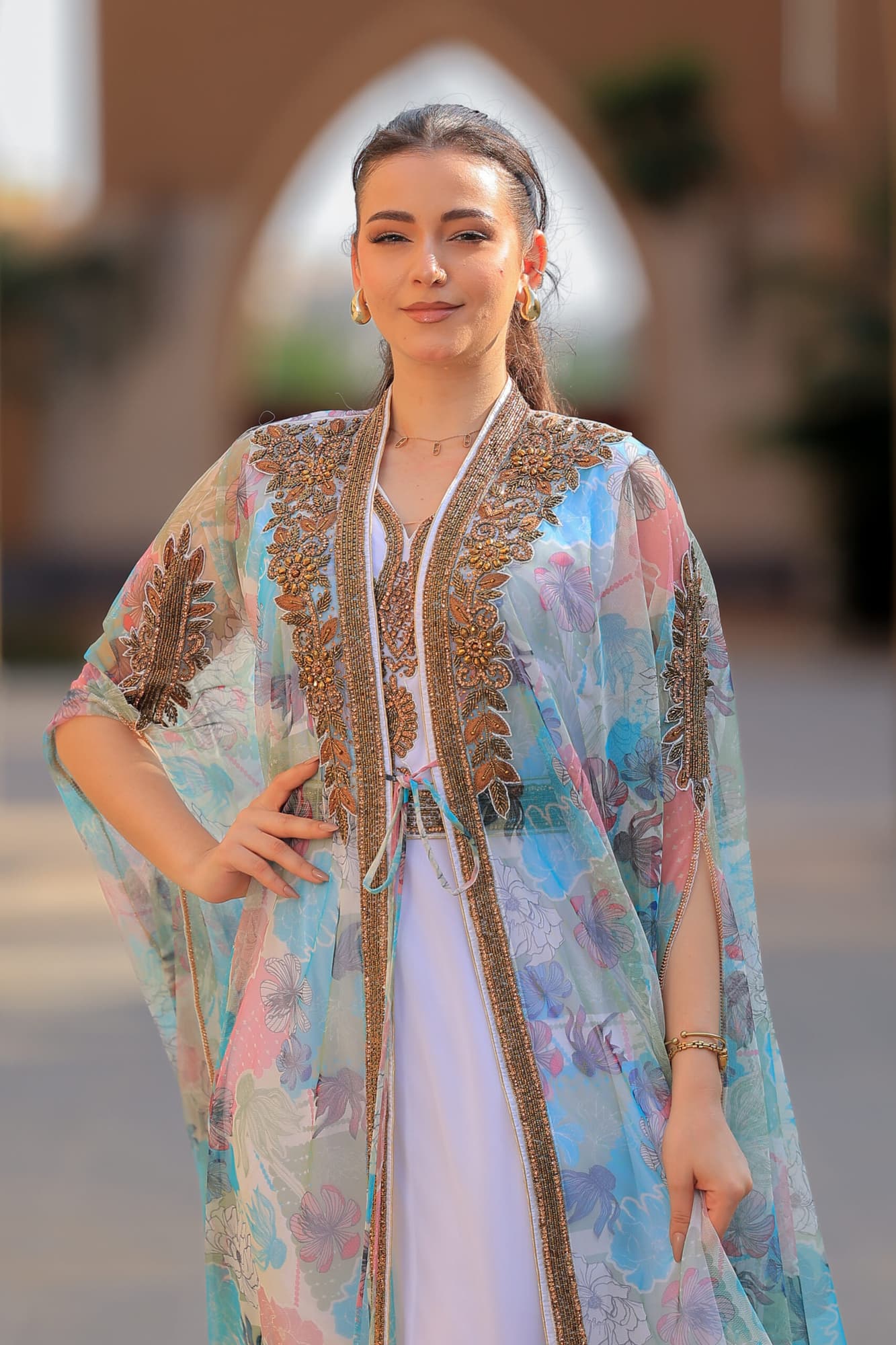 جلابيه ناعمه بطبعات ورود ملونه