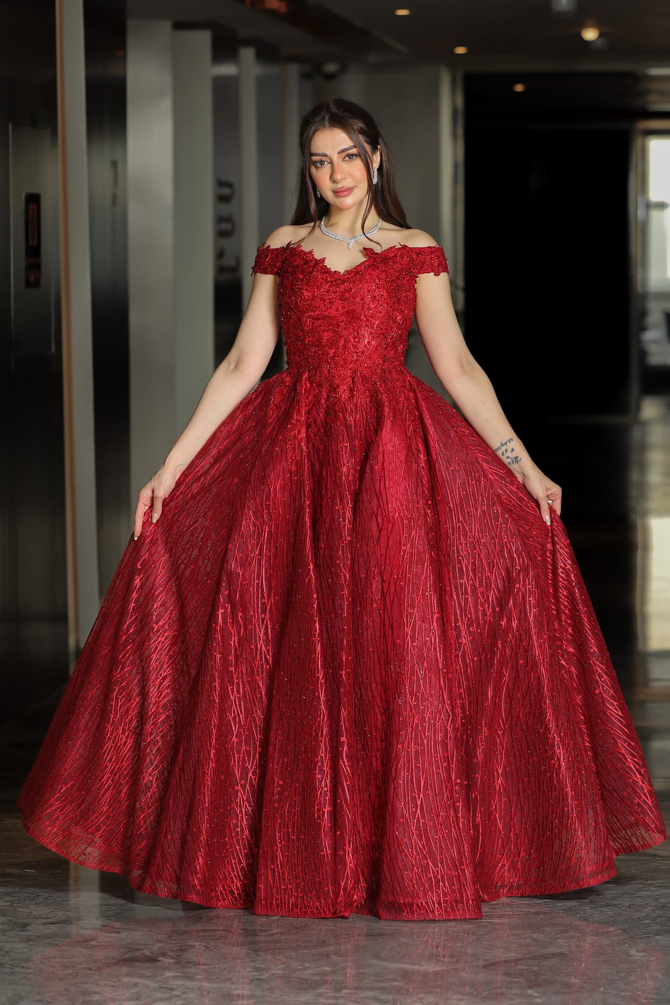 فستان سهرة تل كلوش بكم قصير منسدل