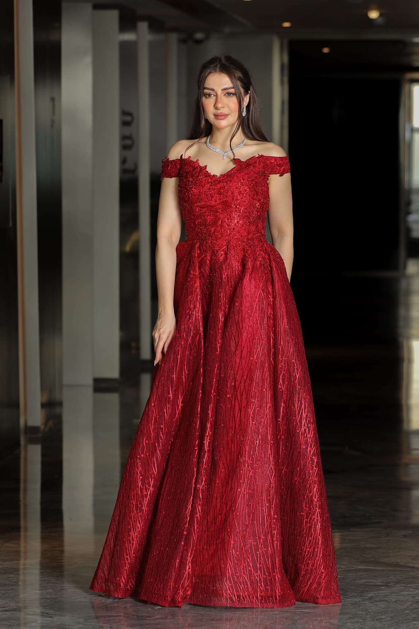 فستان سهرة تل كلوش بكم قصير منسدل