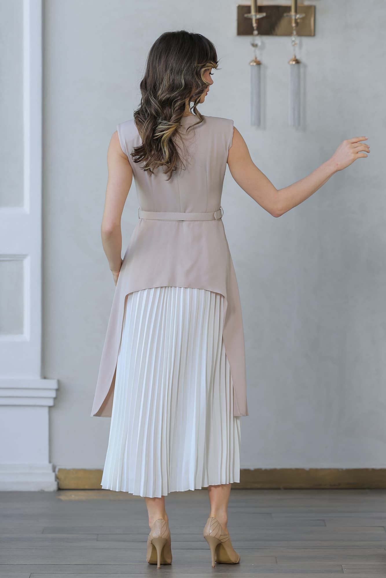 فستان انيق بتصميم مزدوج الالوان