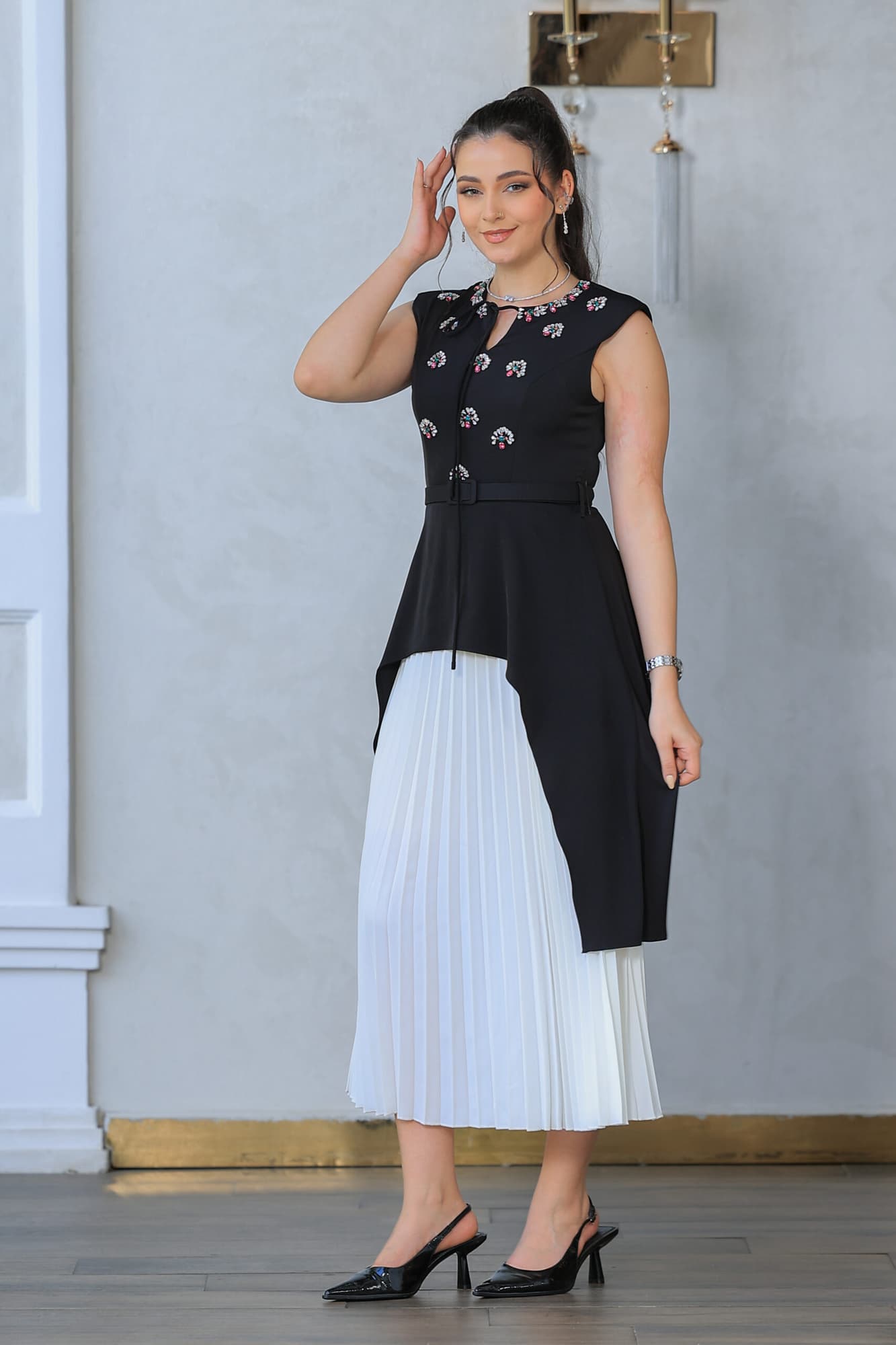 فستان انيق بتصميم مزدوج الالوان