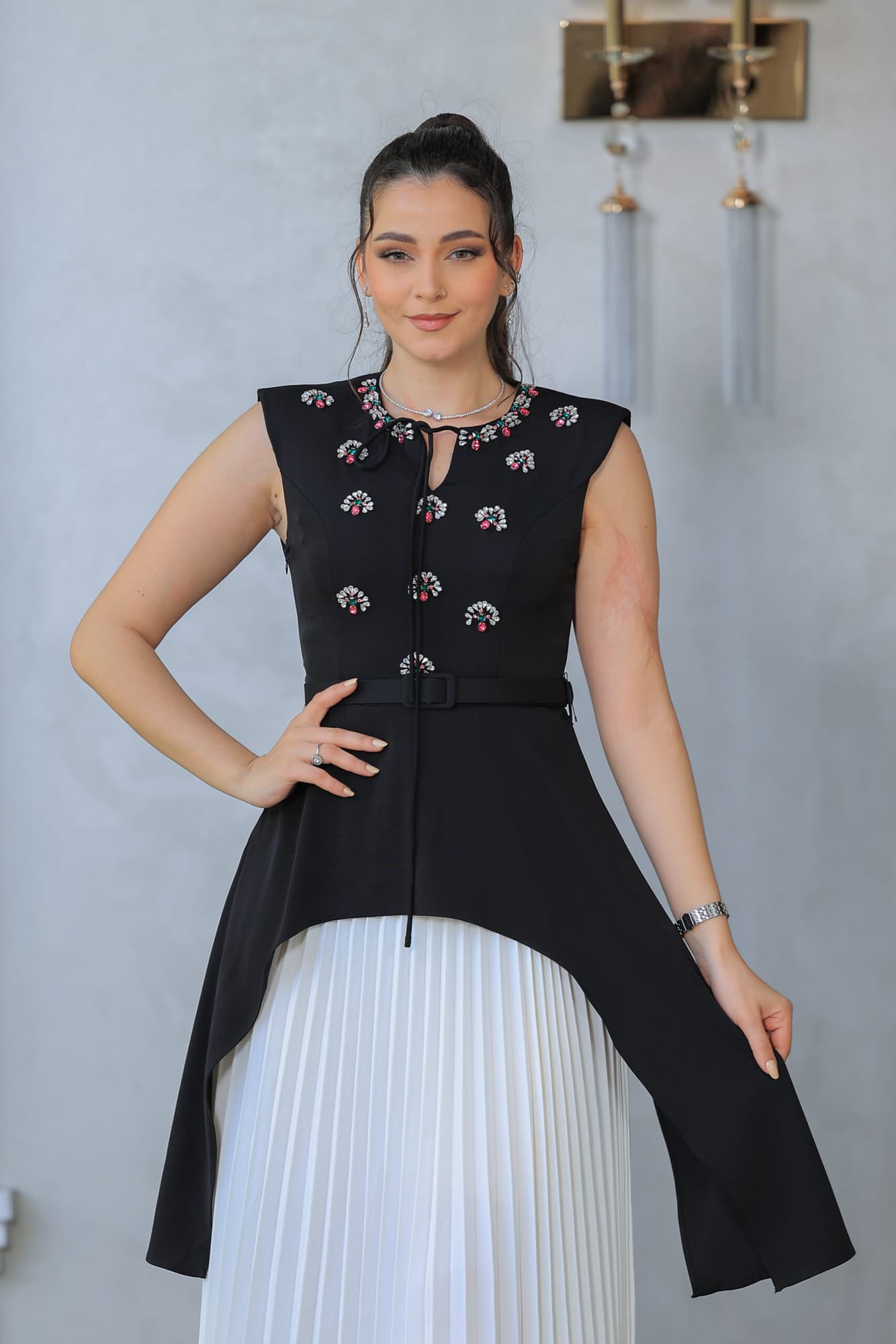 فستان انيق بتصميم مزدوج الالوان