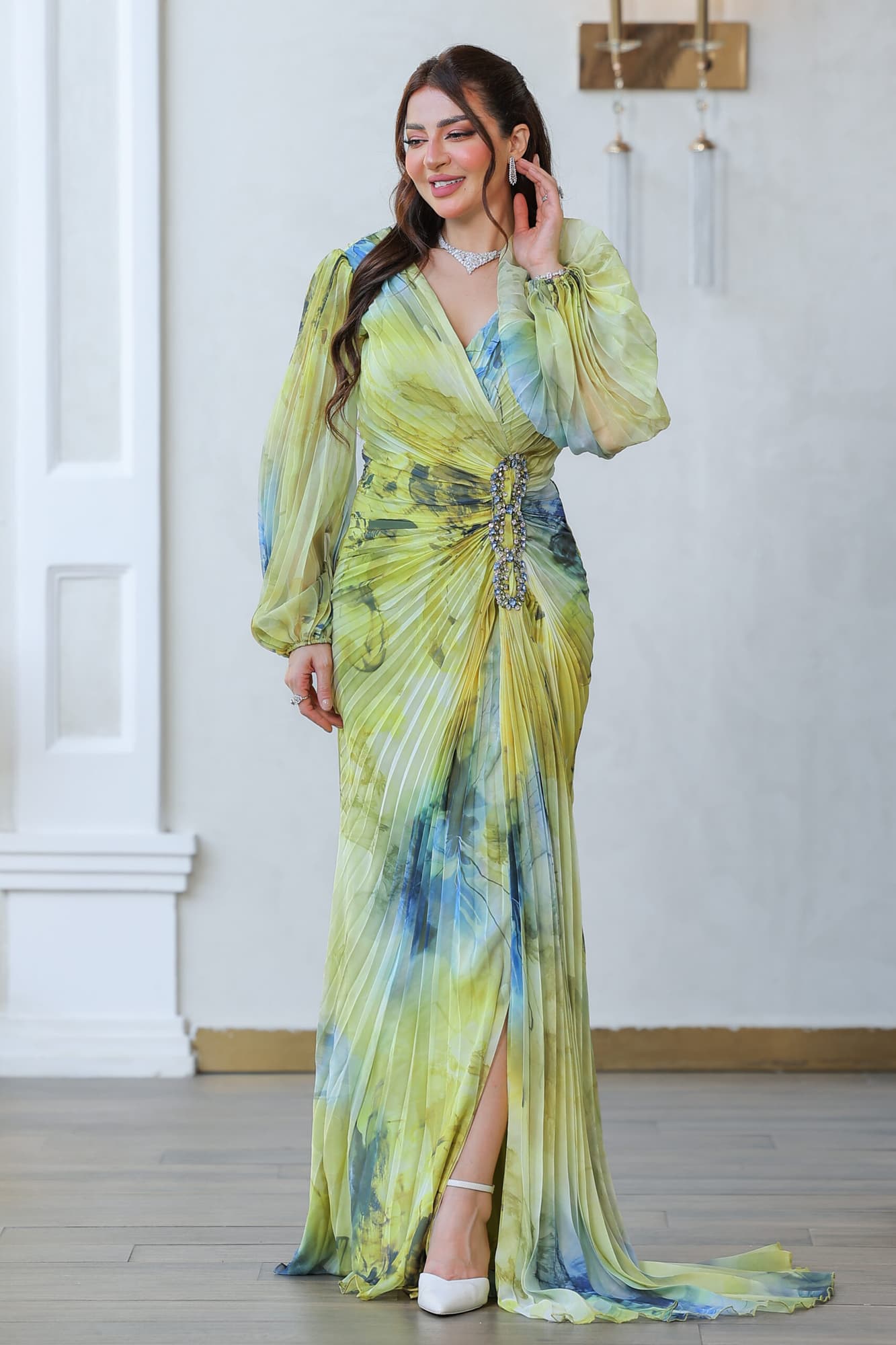 فستان ناعم كسرات بالوان متدرجه وفتحة ساق