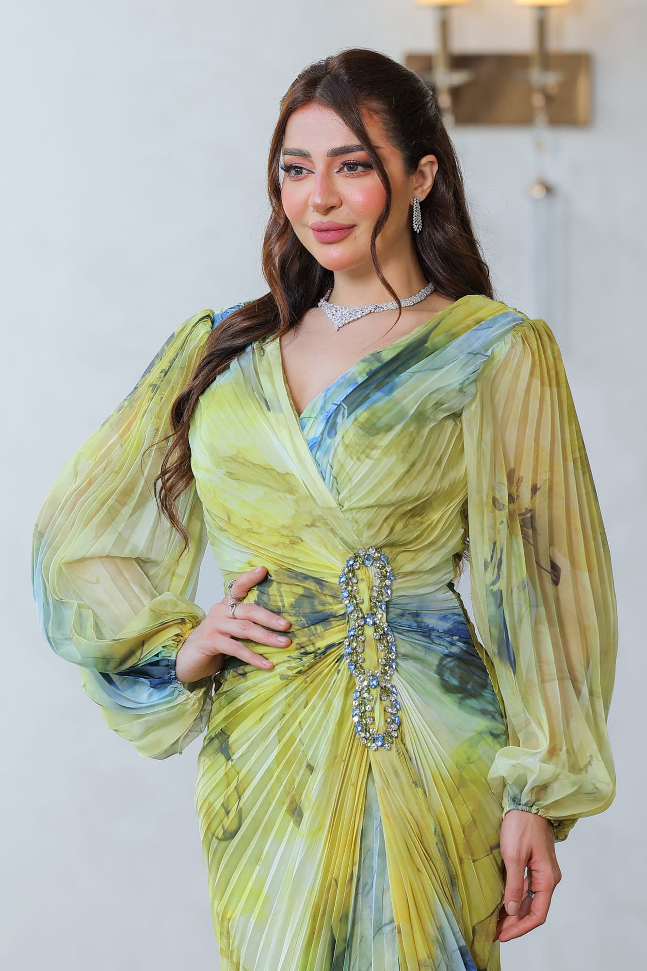 فستان ناعم كسرات بالوان متدرجه وفتحة ساق