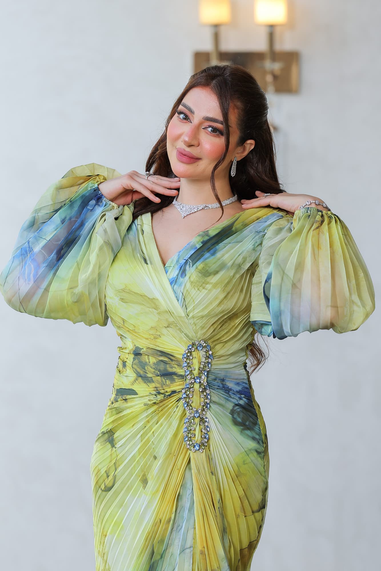 فستان ناعم كسرات بالوان متدرجه وفتحة ساق