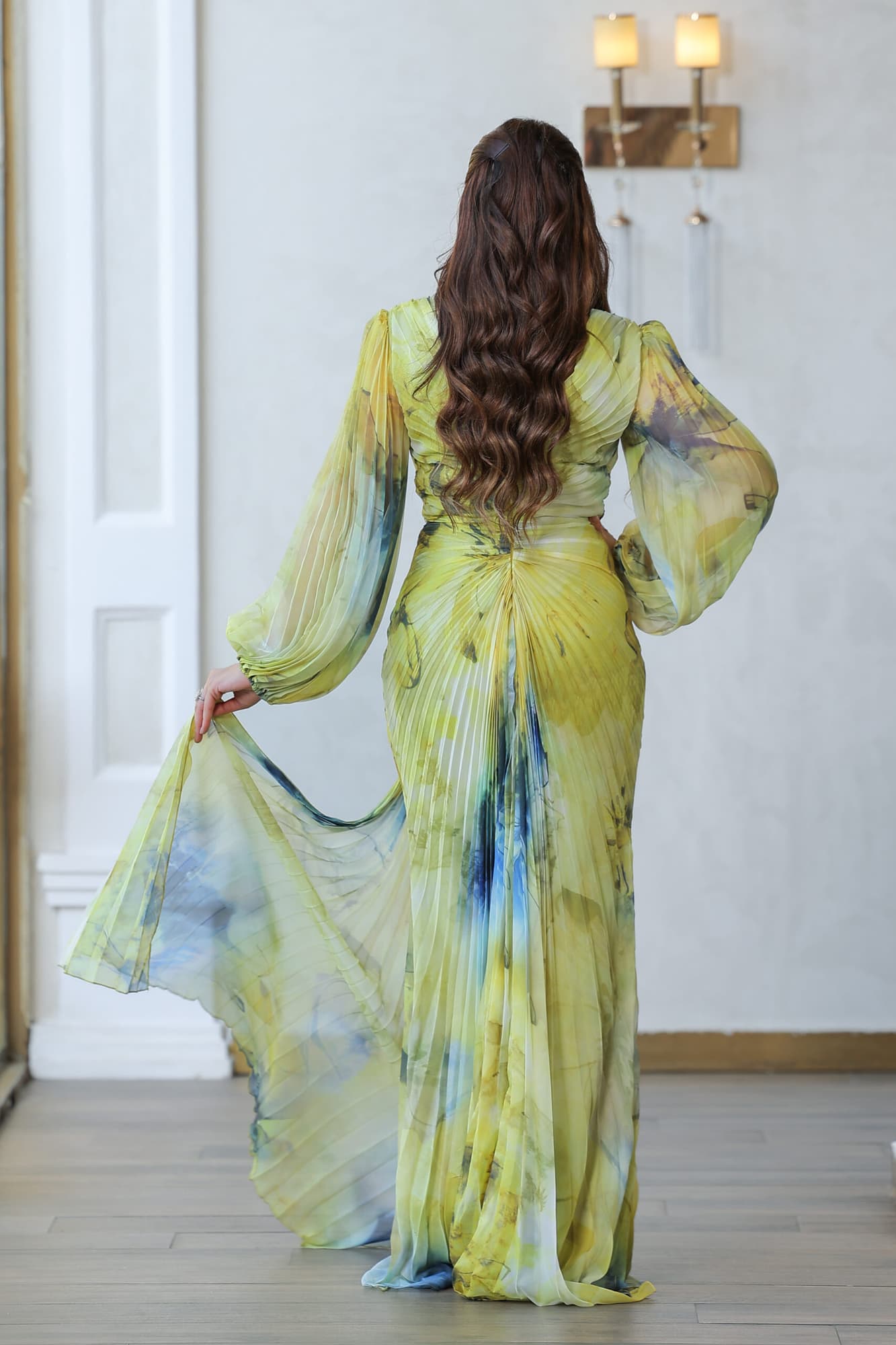 فستان ناعم كسرات بالوان متدرجه وفتحة ساق