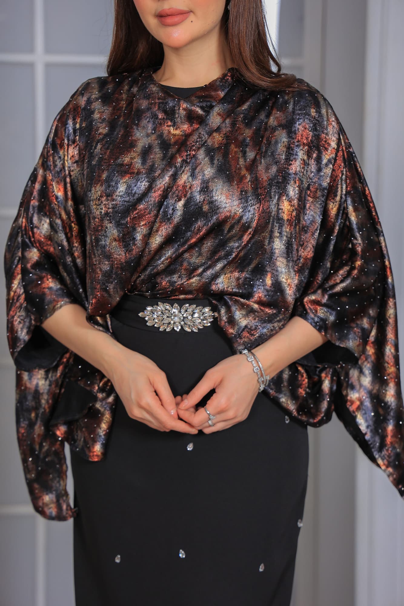 فستان سهرة أنيق يتميز بتصميم يجمع بين العصرية والفخامة اسود