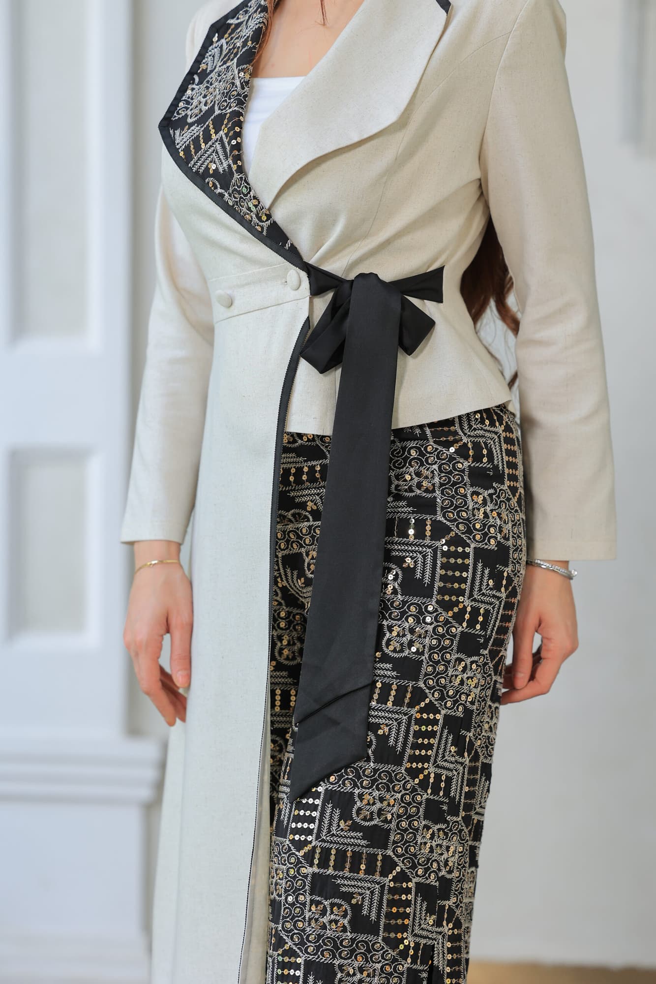 طقم بنطلون وبلوزة لف باسلوب المعطف الطويل