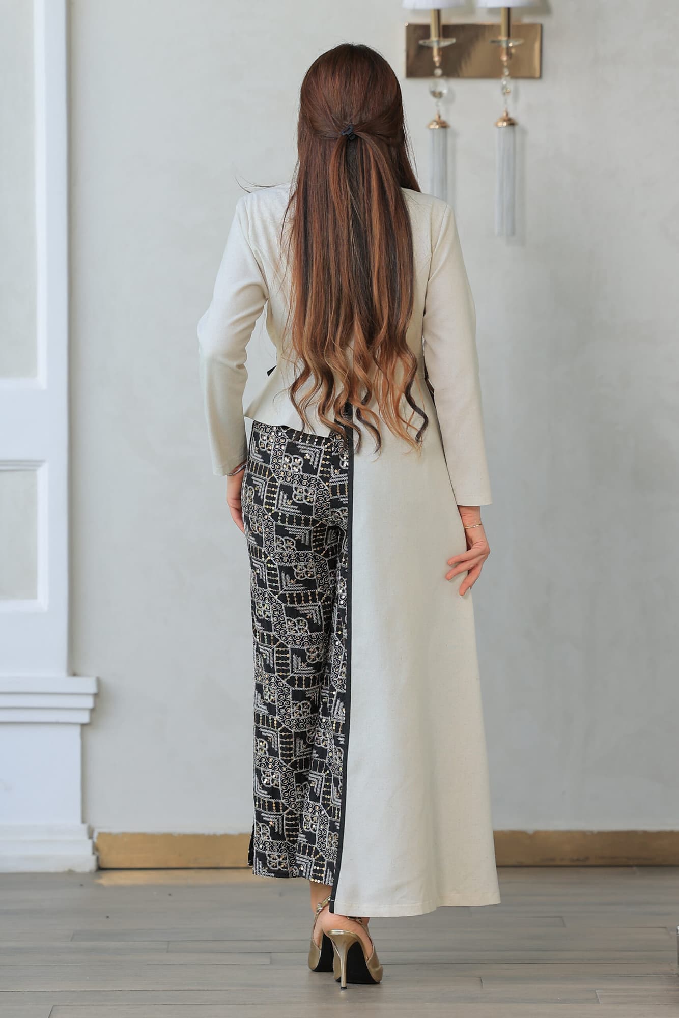 طقم بنطلون وبلوزة لف باسلوب المعطف الطويل