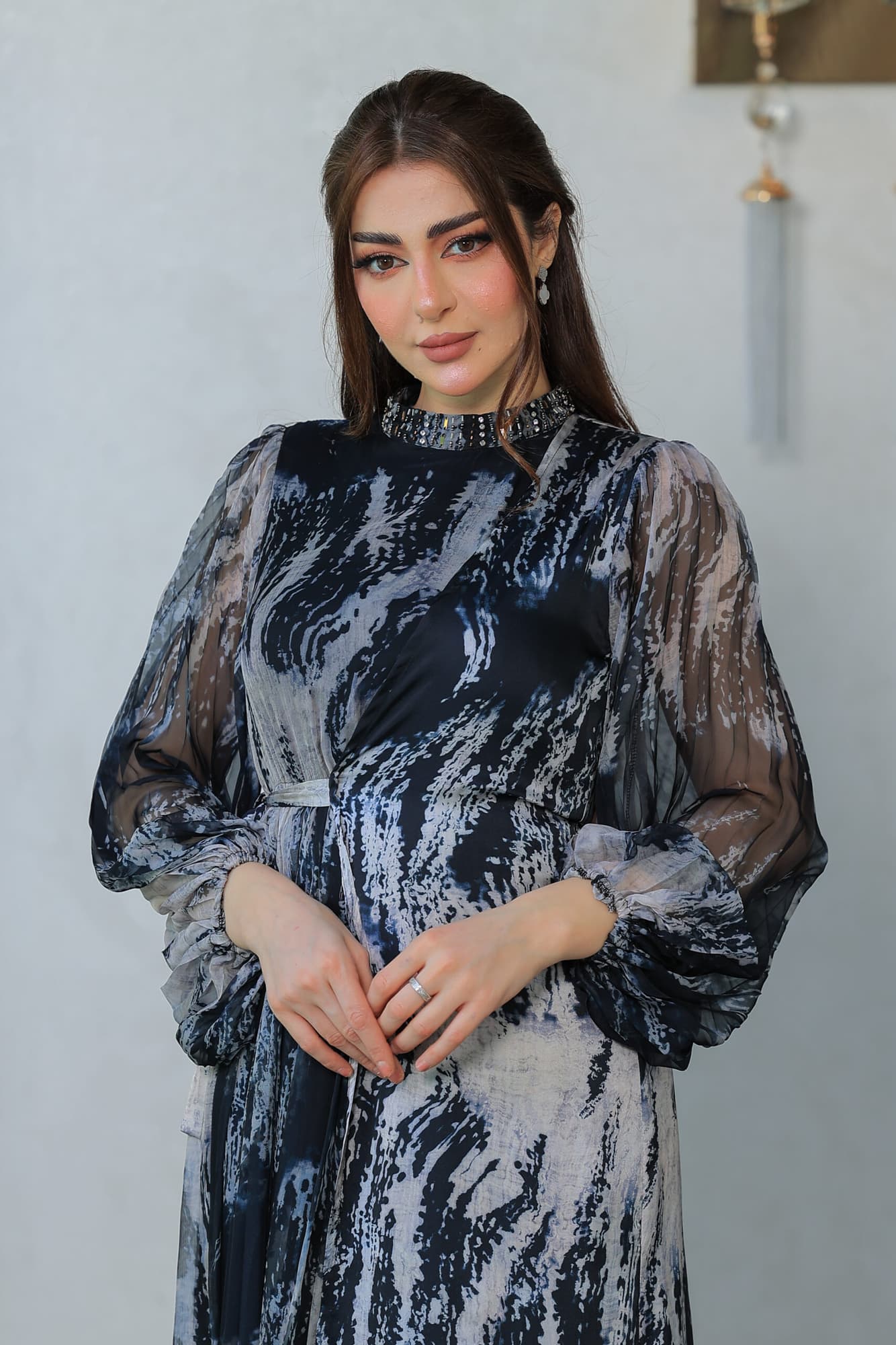 فستان شيفون بنقشة متموجة