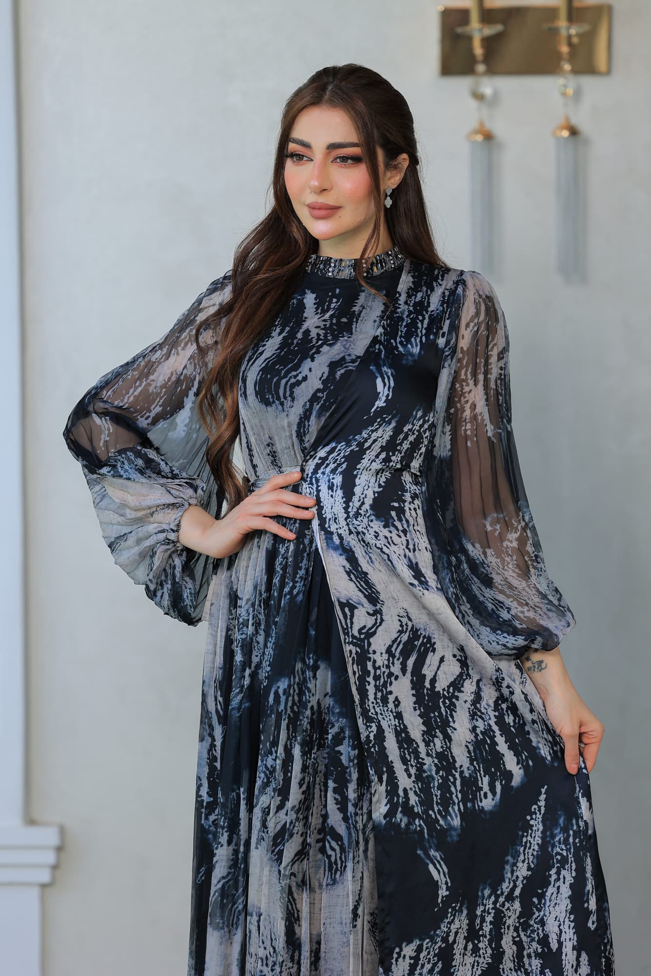 فستان شيفون بنقشة متموجة