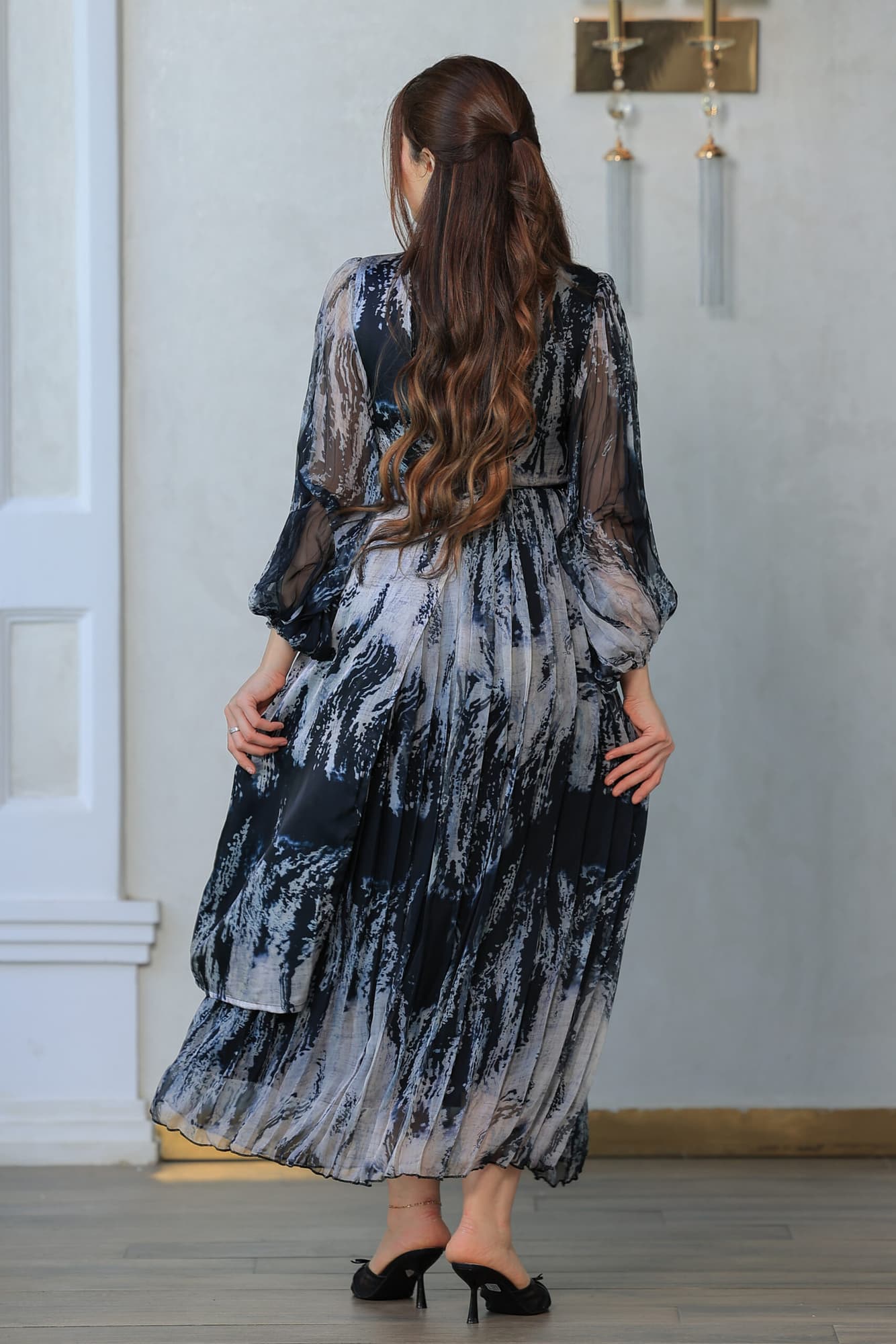 فستان شيفون بنقشة متموجة