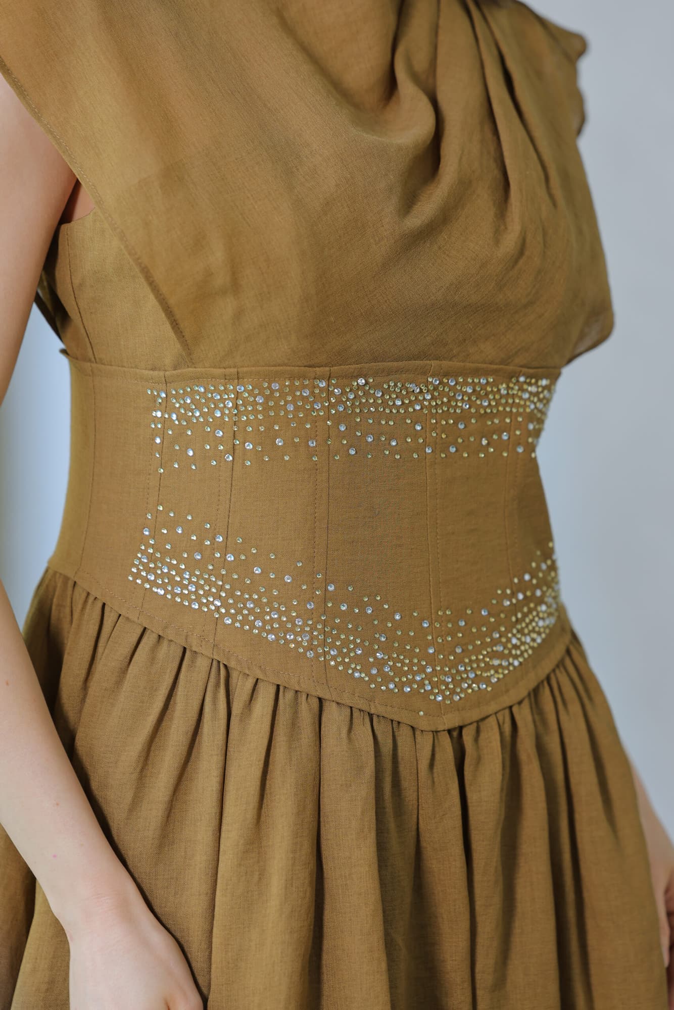 فستان ميدي باكمام كب قصيره شفافه peanut