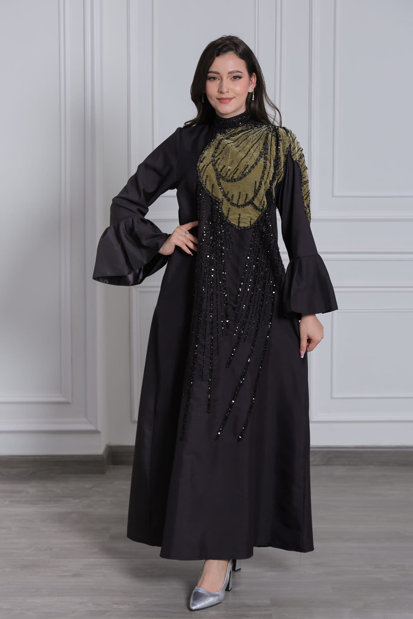 جلابية فخمة بتطريز خرز عالكتف