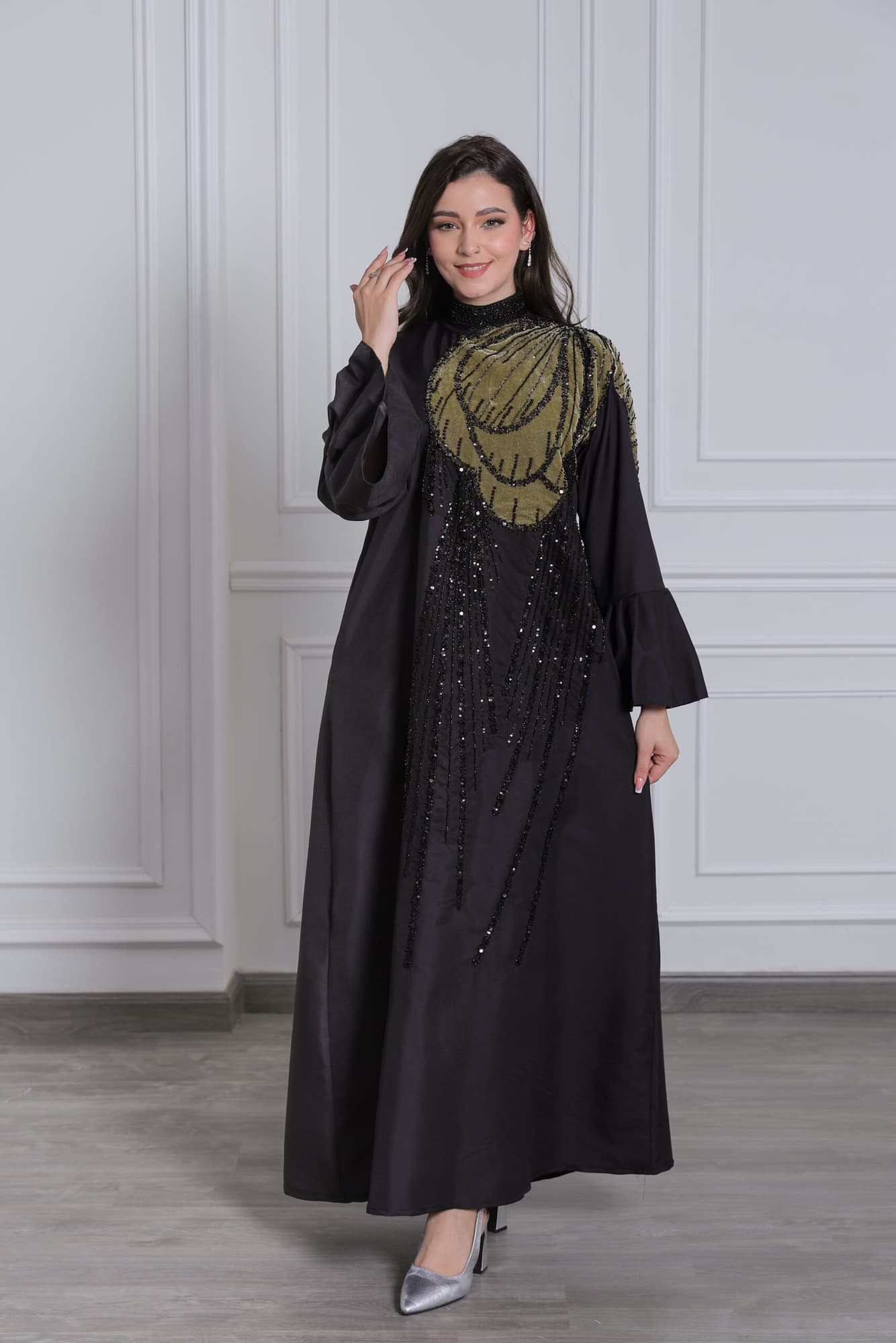 جلابية فخمة بتطريز خرز عالكتف