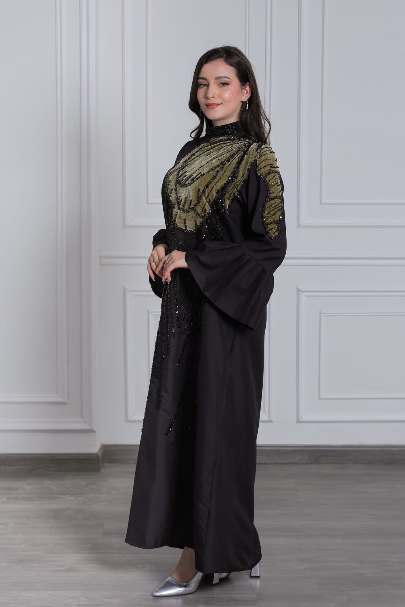 جلابية فخمة بتطريز خرز عالكتف