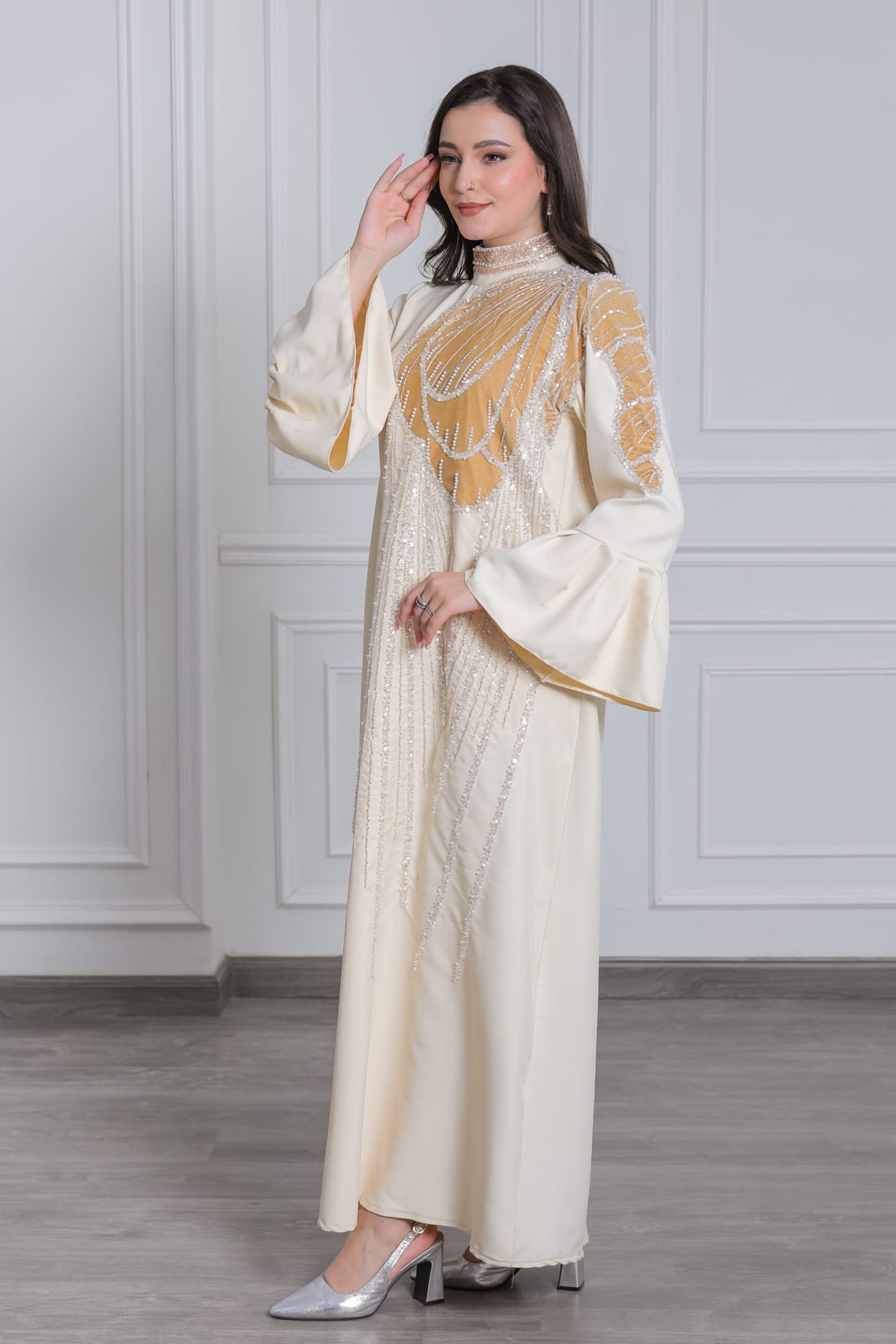 جلابية فخمة بتطريز خرز عالكتف