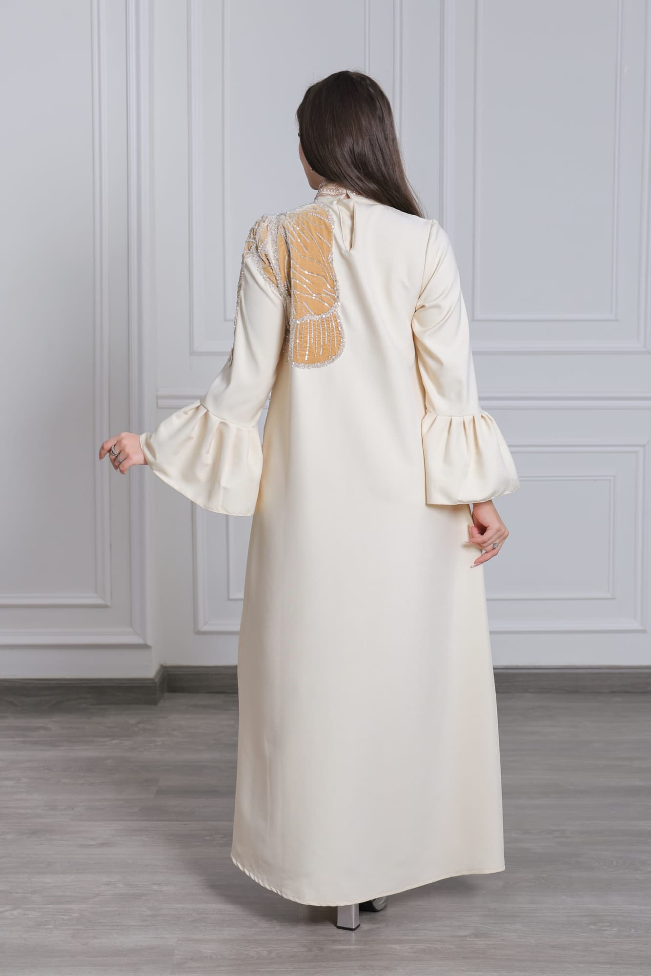 جلابية فخمة بتطريز خرز عالكتف